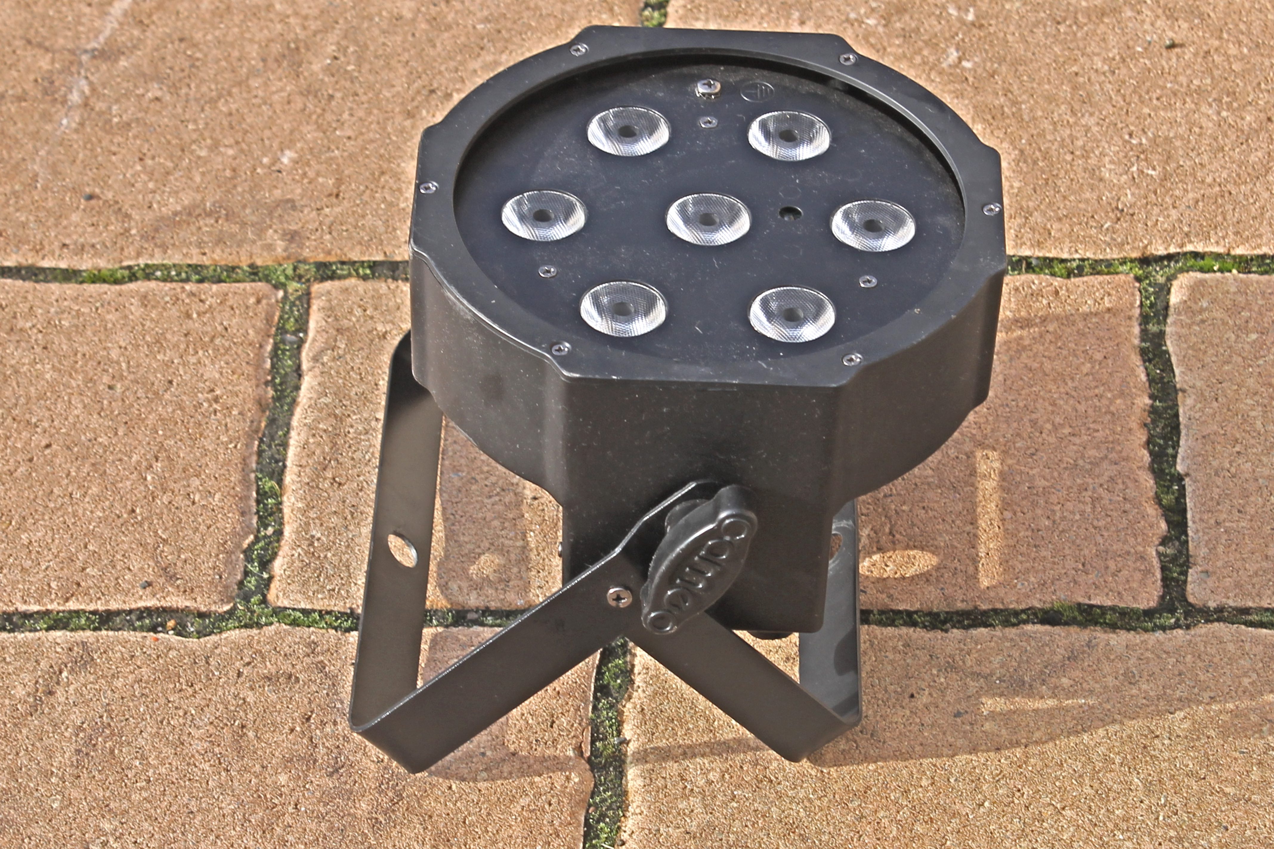 LED-Scheinwerfer mieten – Flat PAR CAN 7×3 W RGB Floorspot für Partybeleuchtung – 2