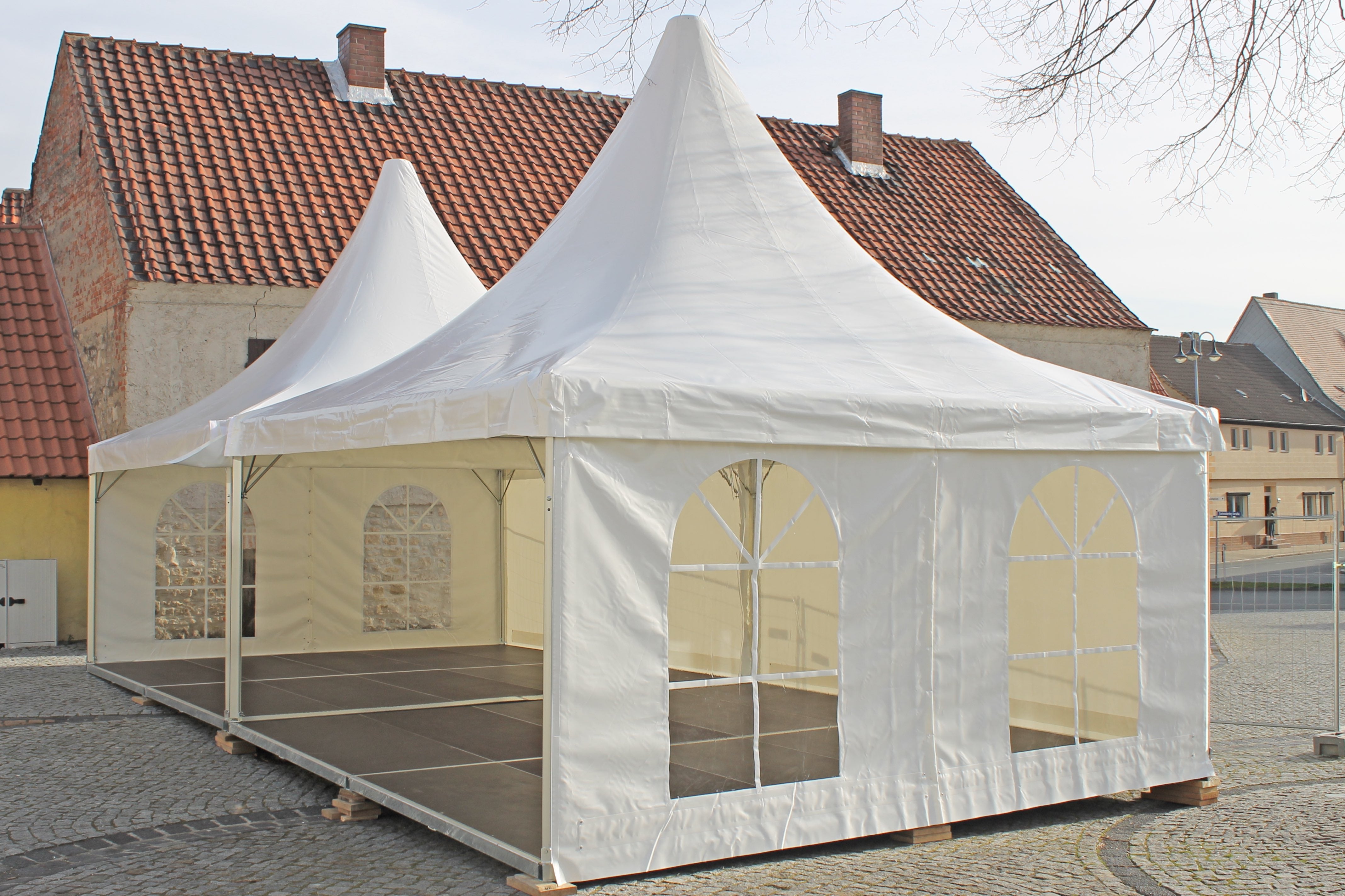 Pagodenzelt mieten – 5×5 m mit Boden & Aufbau-Service für Events