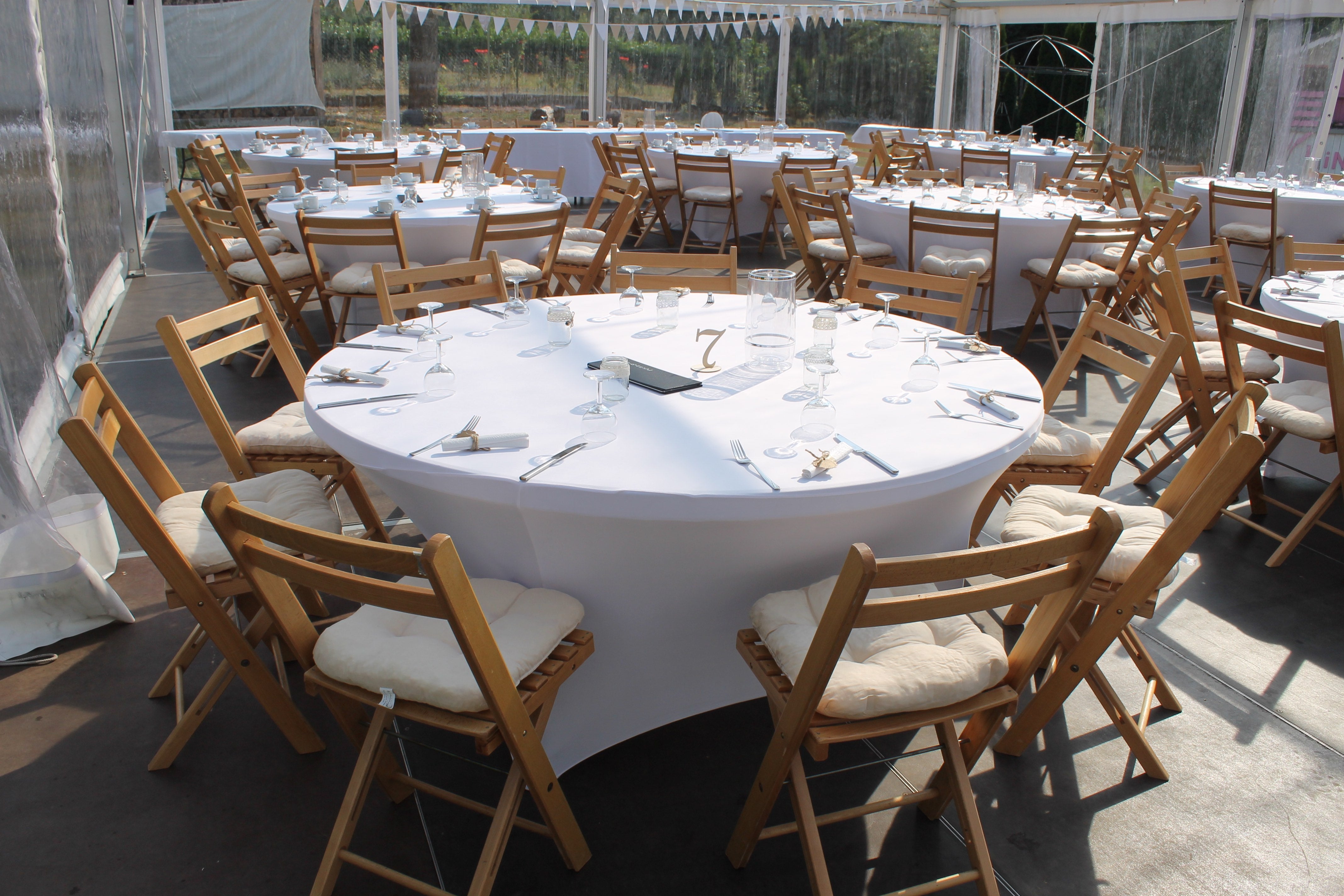 Festzeltstühle mieten – Klappbare Holzstühle für Event, Fest & Hochzeit – 4