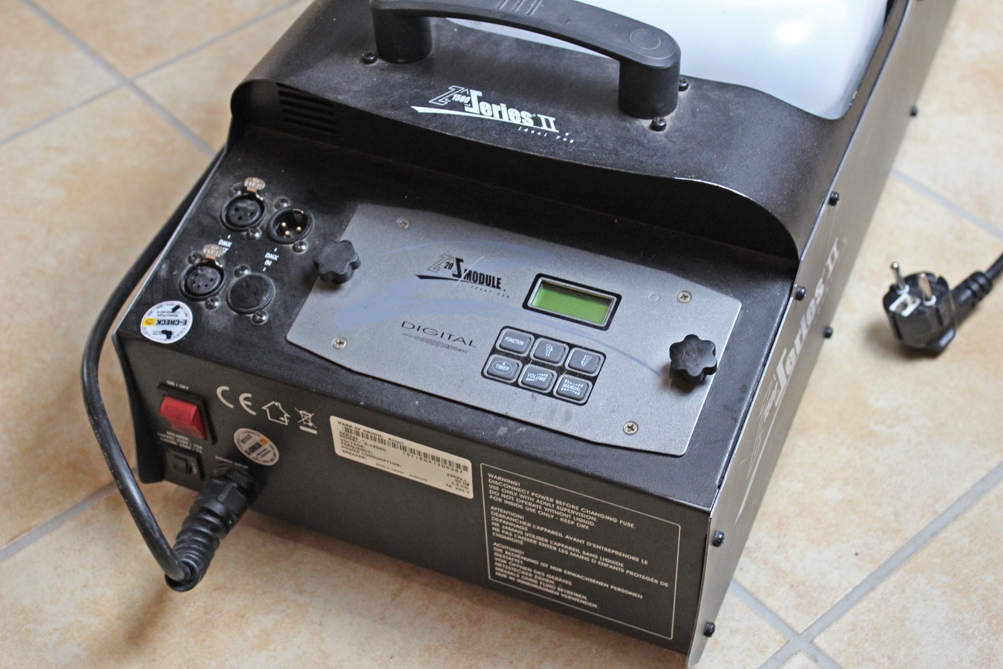 Nebelmaschine mieten – Antari Z-1500 inkl. 1 L Fluid für Events & Bühne – 2