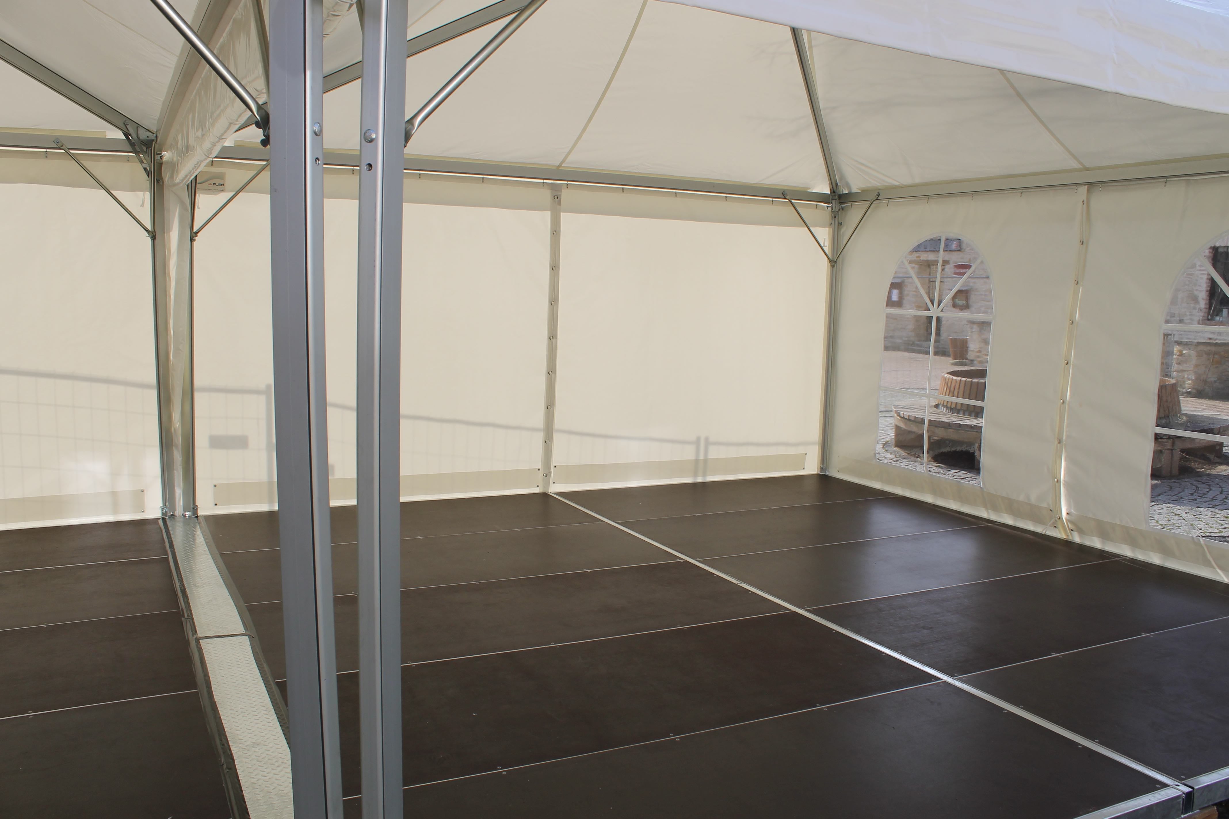 Pagodenzelt mieten – 5×5 m mit Boden & Aufbau-Service für Events – 2