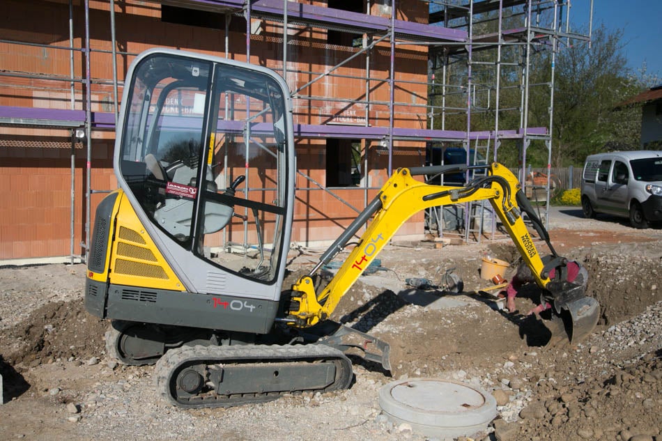 Minibagger 1,8 t Eurocomach 180 mieten – Kompaktbagger für beengte Verhältnisse – 4