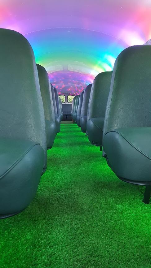 California School Bus XXL Partybus mieten - Eventbus mit Fahrer – 3