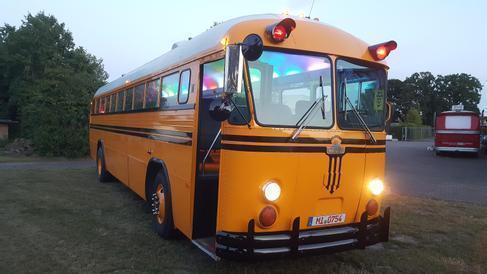 California School Bus mieten - historischer XXL Partybus von 1960 für bis zu 40 Personen – 2