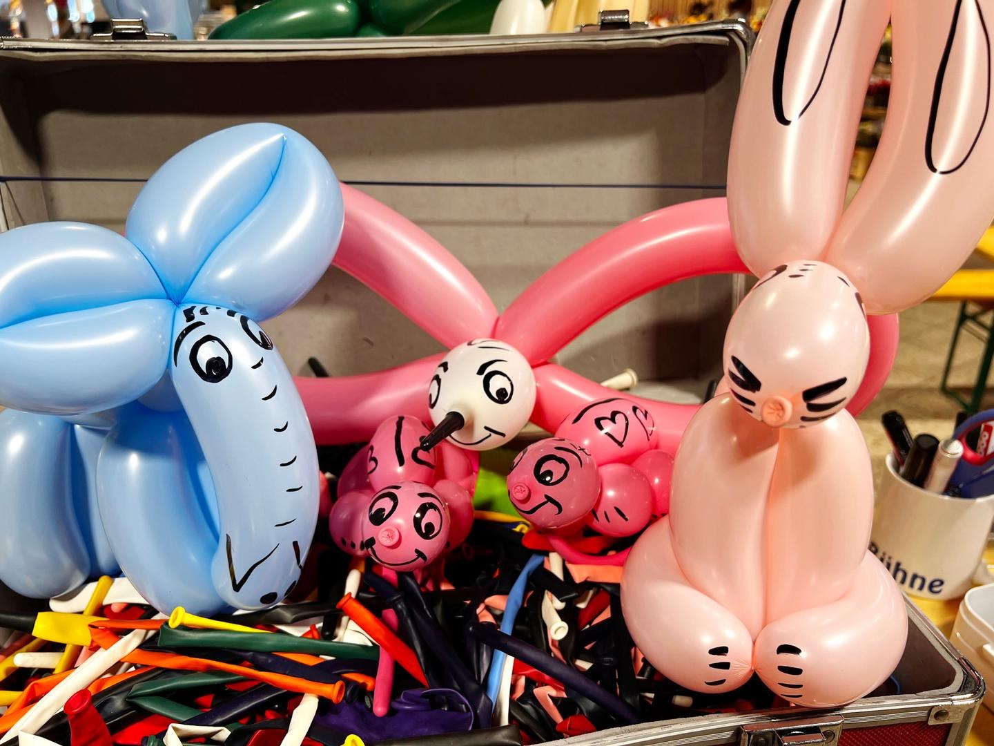 Fröhliche Ballonkunst - Wir schenken Glücksmomente buchen mieten in Gr – 2