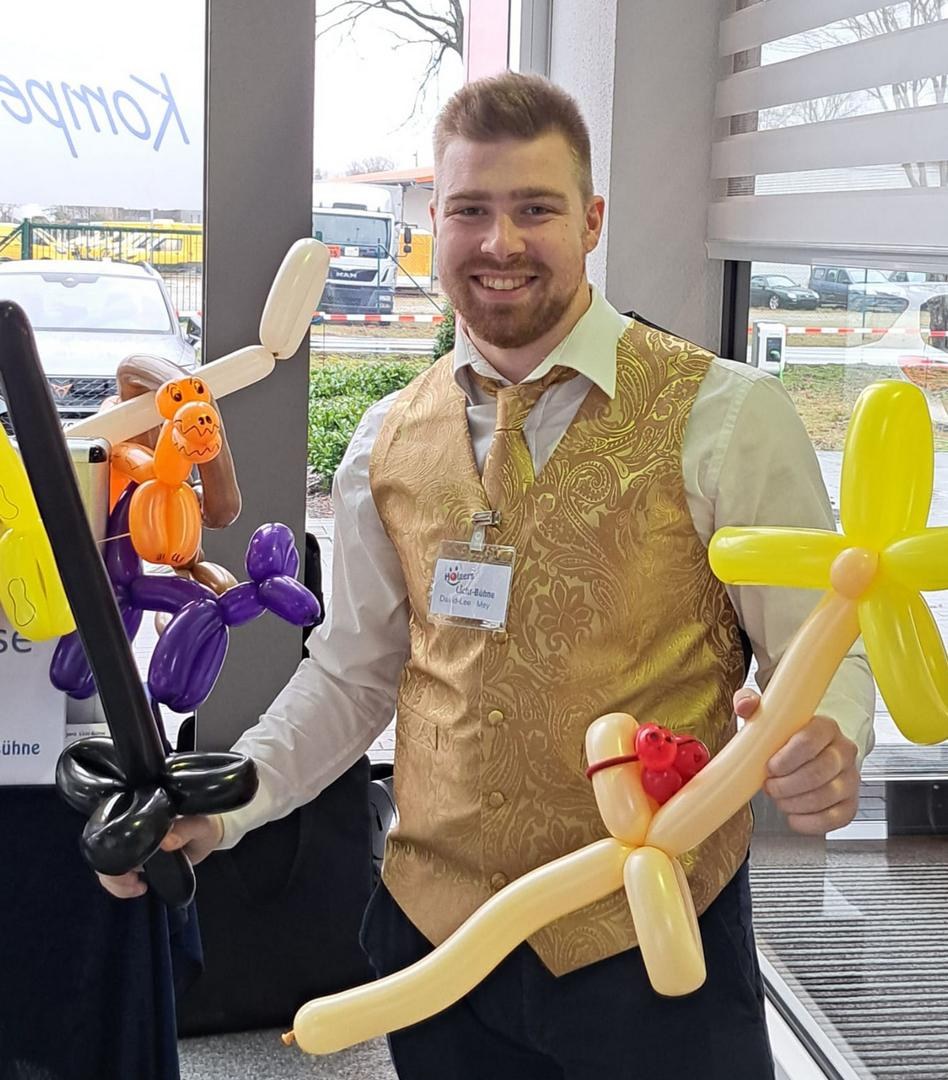 Fröhliche Ballonkunst - Wir schenken Glücksmomente buchen mieten in Gr – 3