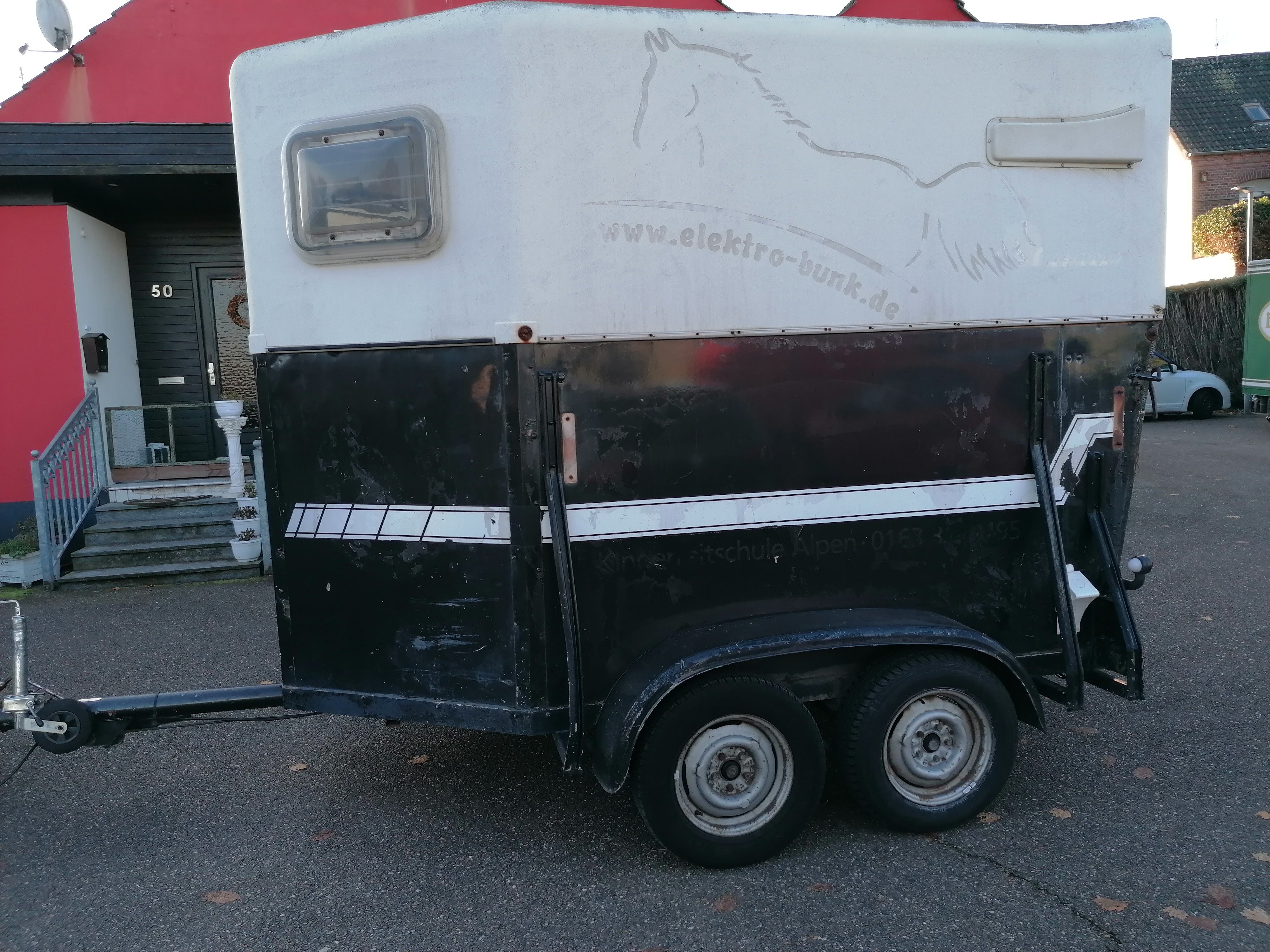 Anhänger mieten – Kastenanhänger XL mit viel Platz, 2000 kg