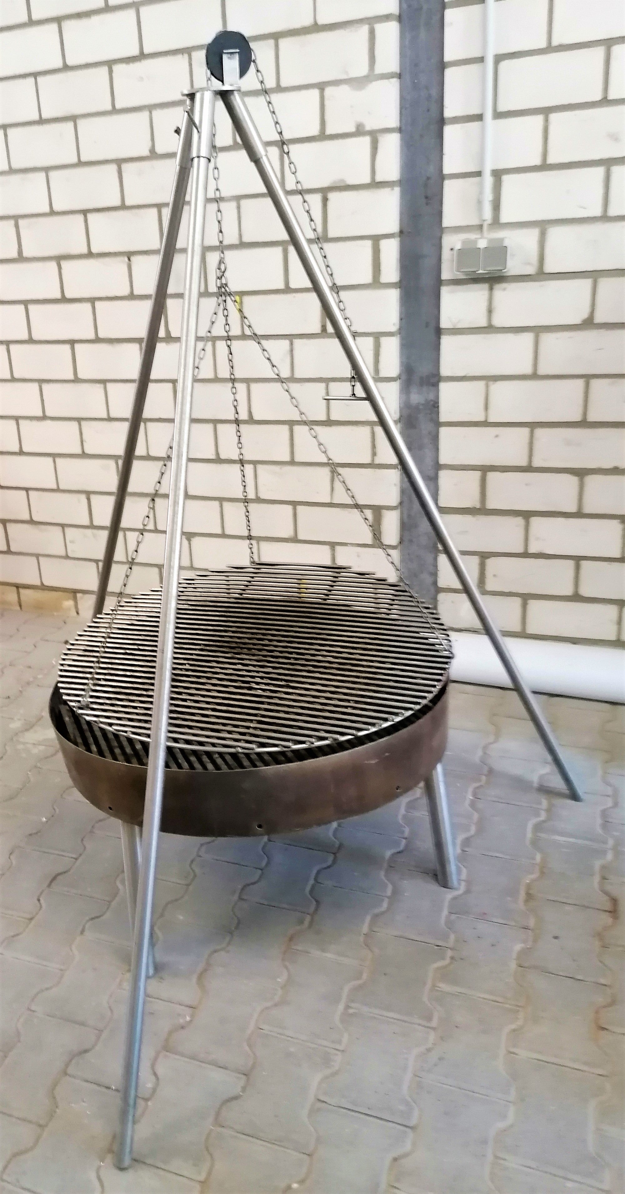 Schwenkgrill mieten – 80 cm, höhenverstellbar