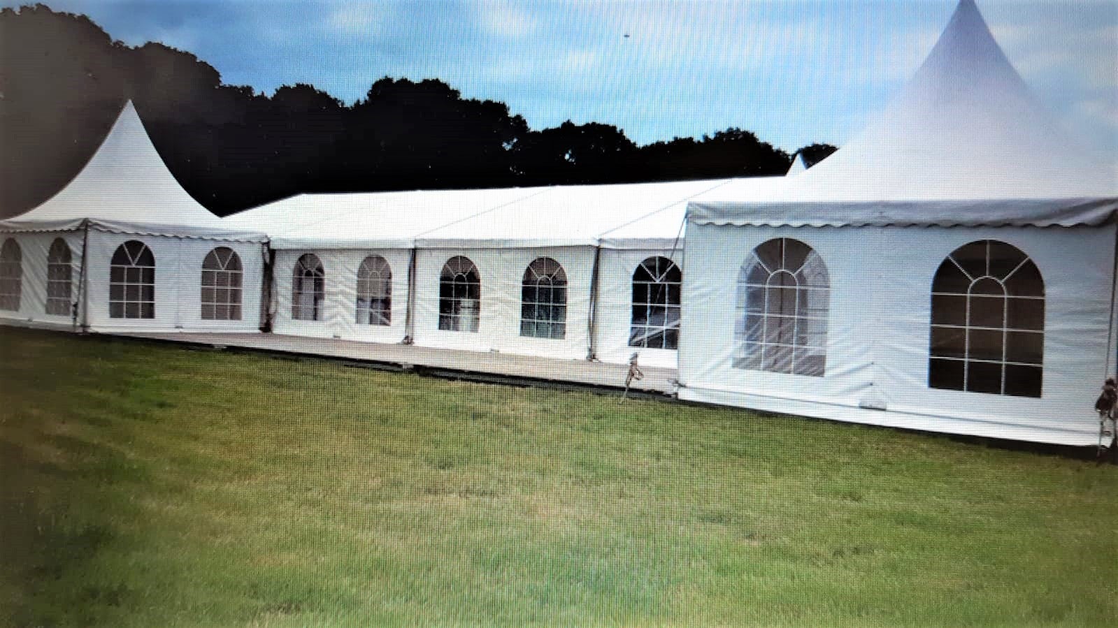 Festzelt / Partyzelt mieten – 10 x 30 m, 300 qm