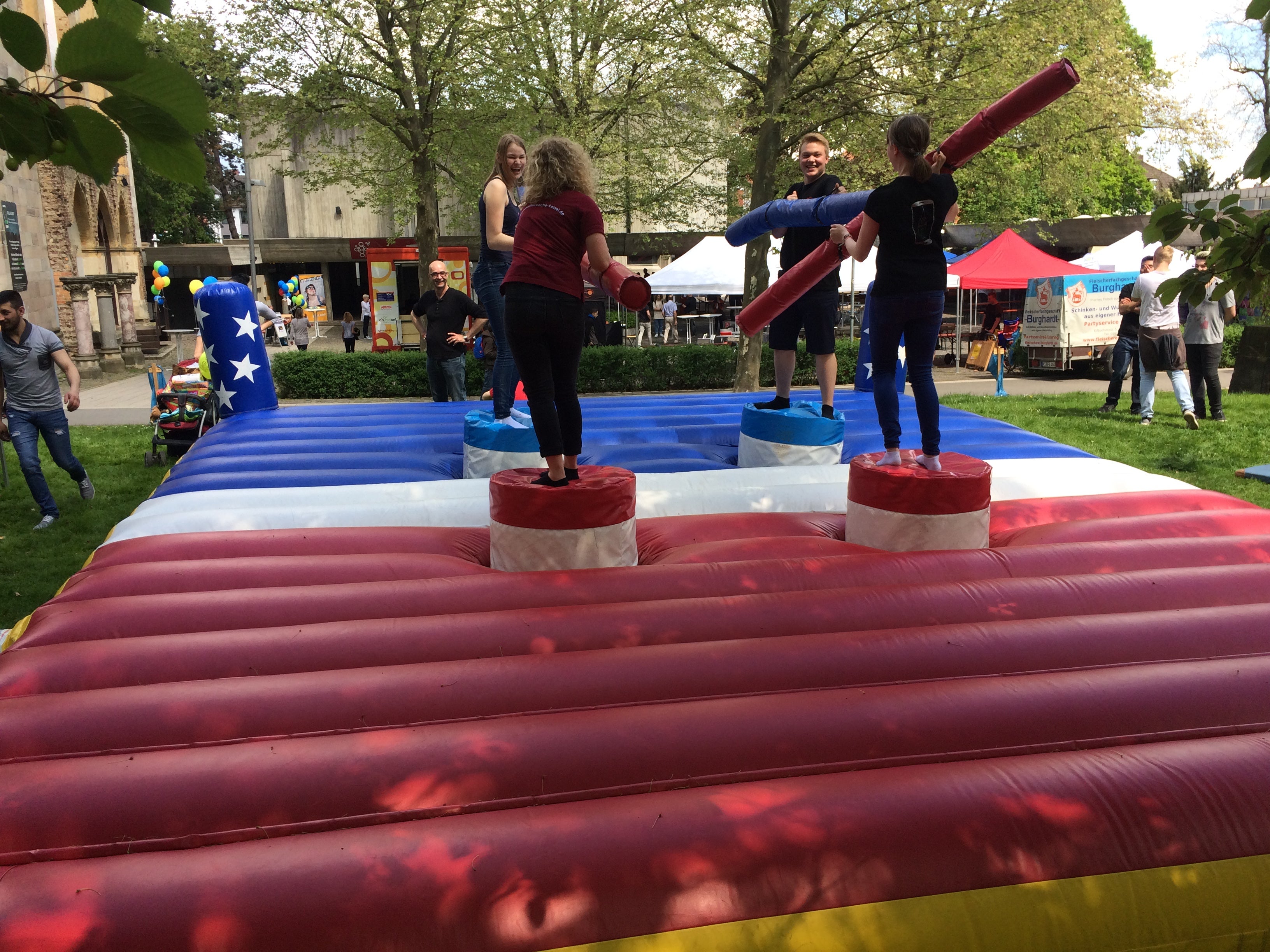 Gladiator Game mieten - American Gladiator Eventmodul, 7x6 m, ab 6 Jahren – 2