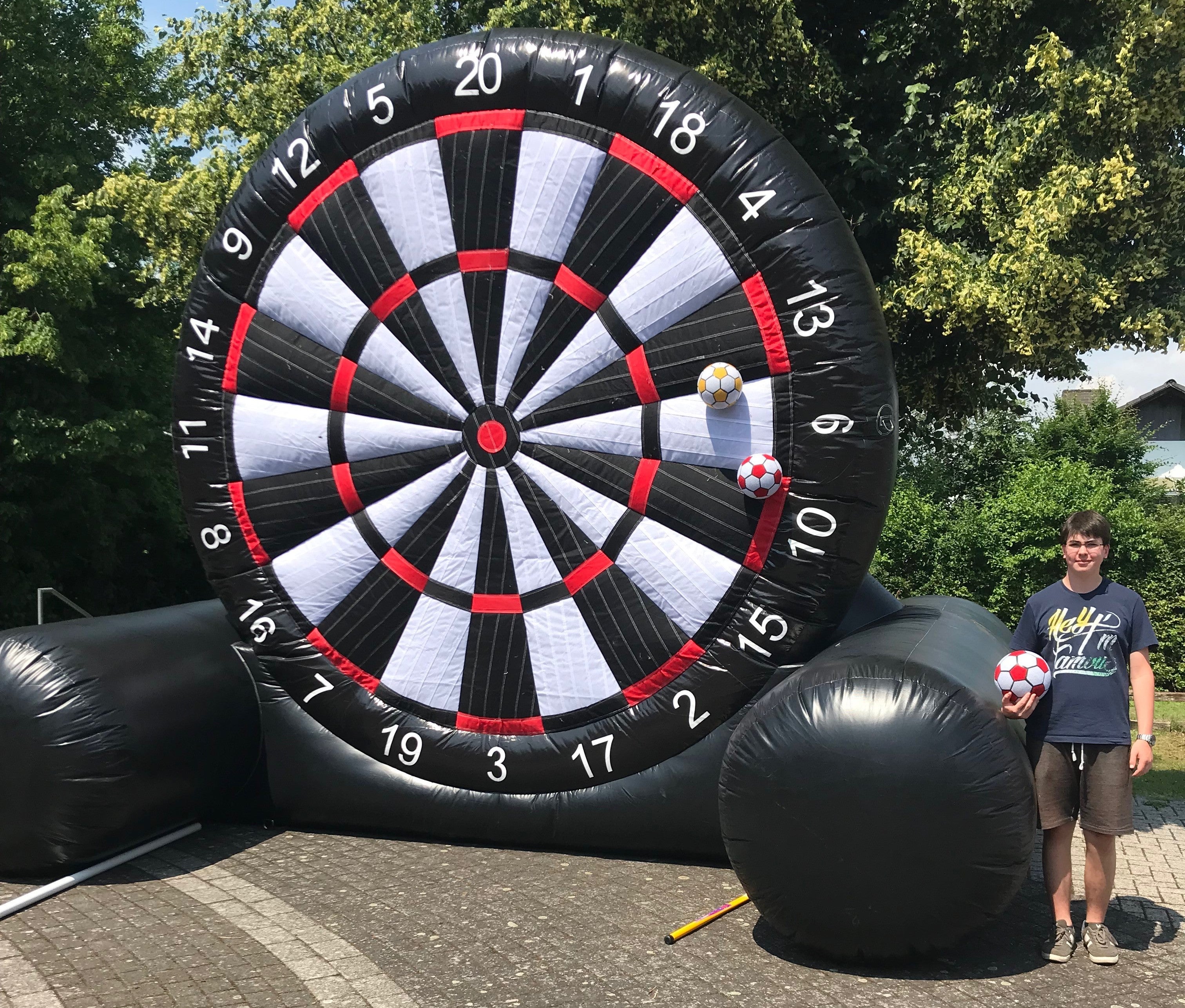 Fußball-Dart mieten - Soccer-Dart, aufblasbare Dartscheibe 5,50 m