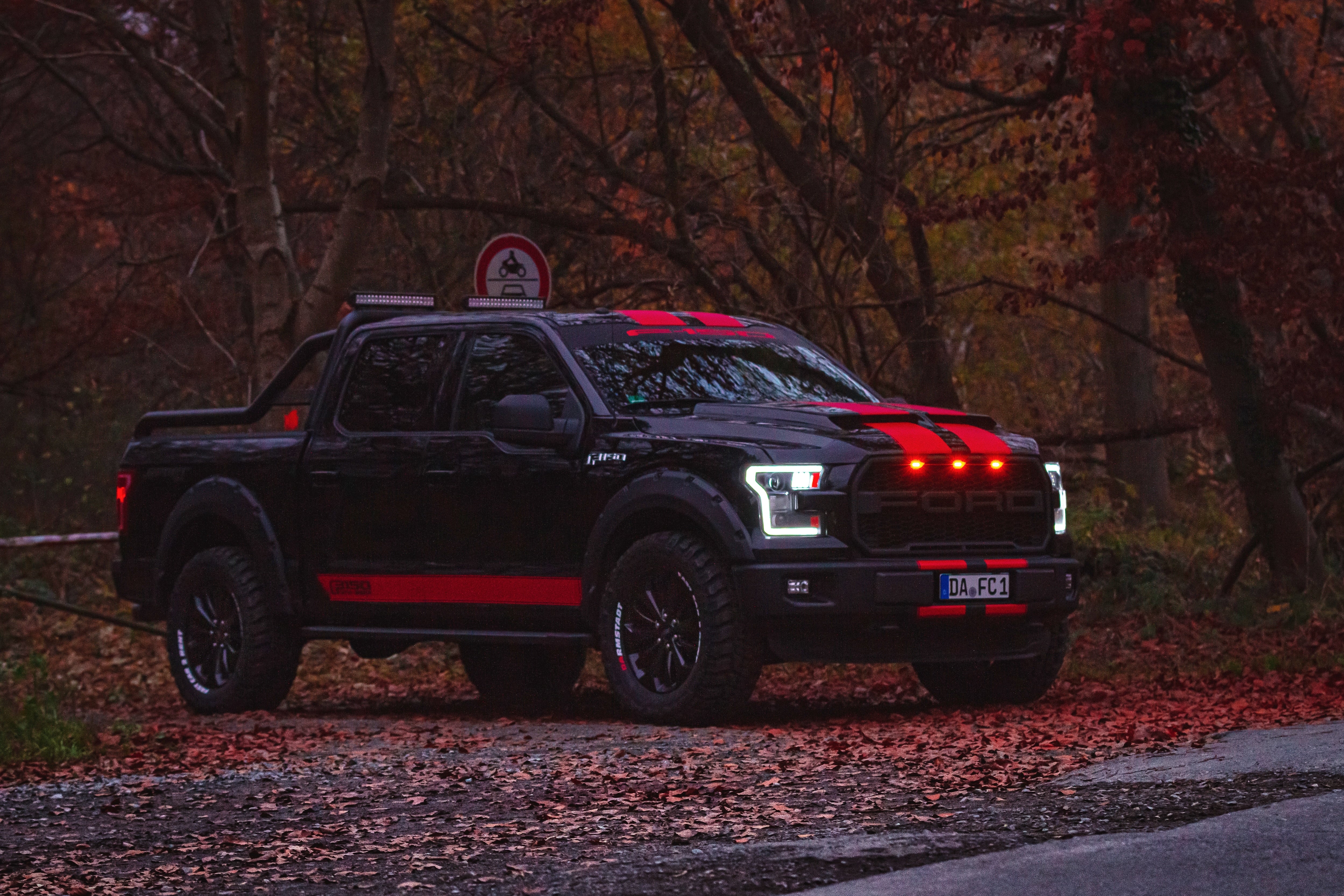 Ford F150 Pick-up mieten - 5.0L V8, 400 PS, Raptor-Style 4x4 – 4
