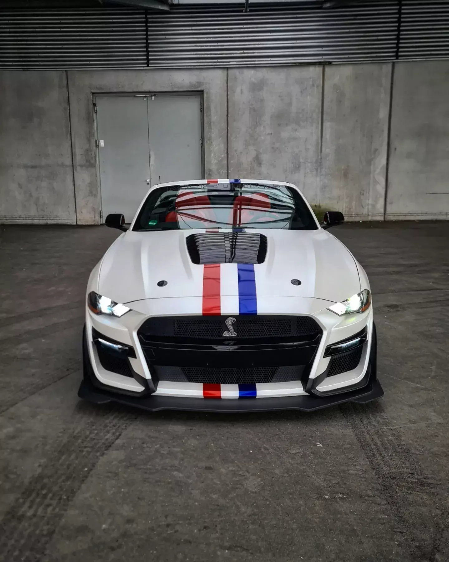 Ford Mustang GT Cabrio mieten - 5.0L V8, 466 PS, Shelby GT500 Body Kit – 2