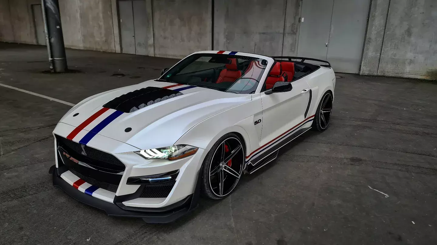 Ford Mustang GT Cabrio mieten - 5.0L V8, 466 PS, Shelby GT500 Body Kit – 4