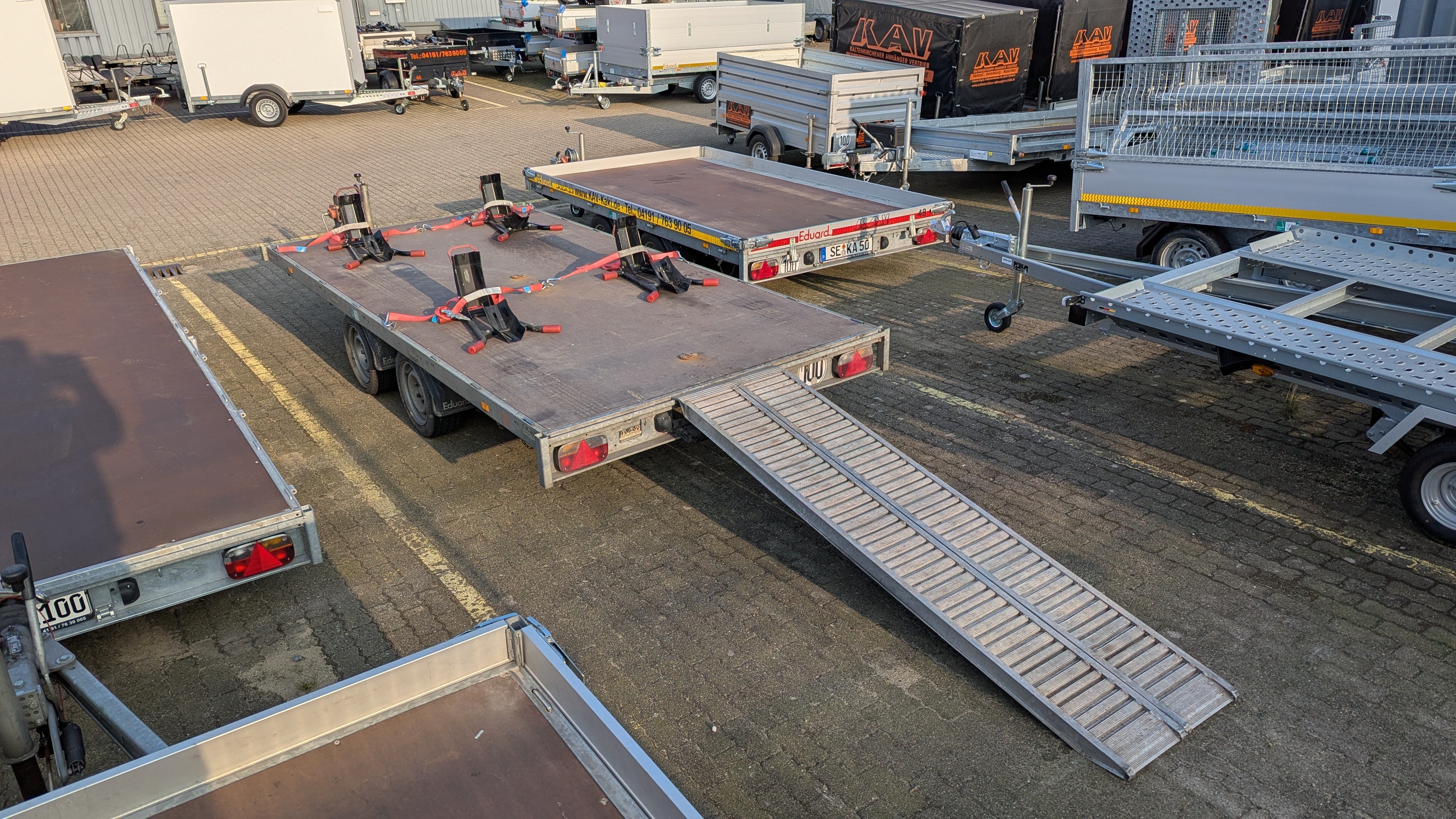 Motorrad Anhänger Vermietung bis zu 6 Motorräder. PKW Anhänger. PKW Trailer Boot Transport Wohnwagen TransportAnhänger Mieten PKW Anhänger Autotransport Kofferanhänger Motorrad Anhänger Trailer Planen – 2
