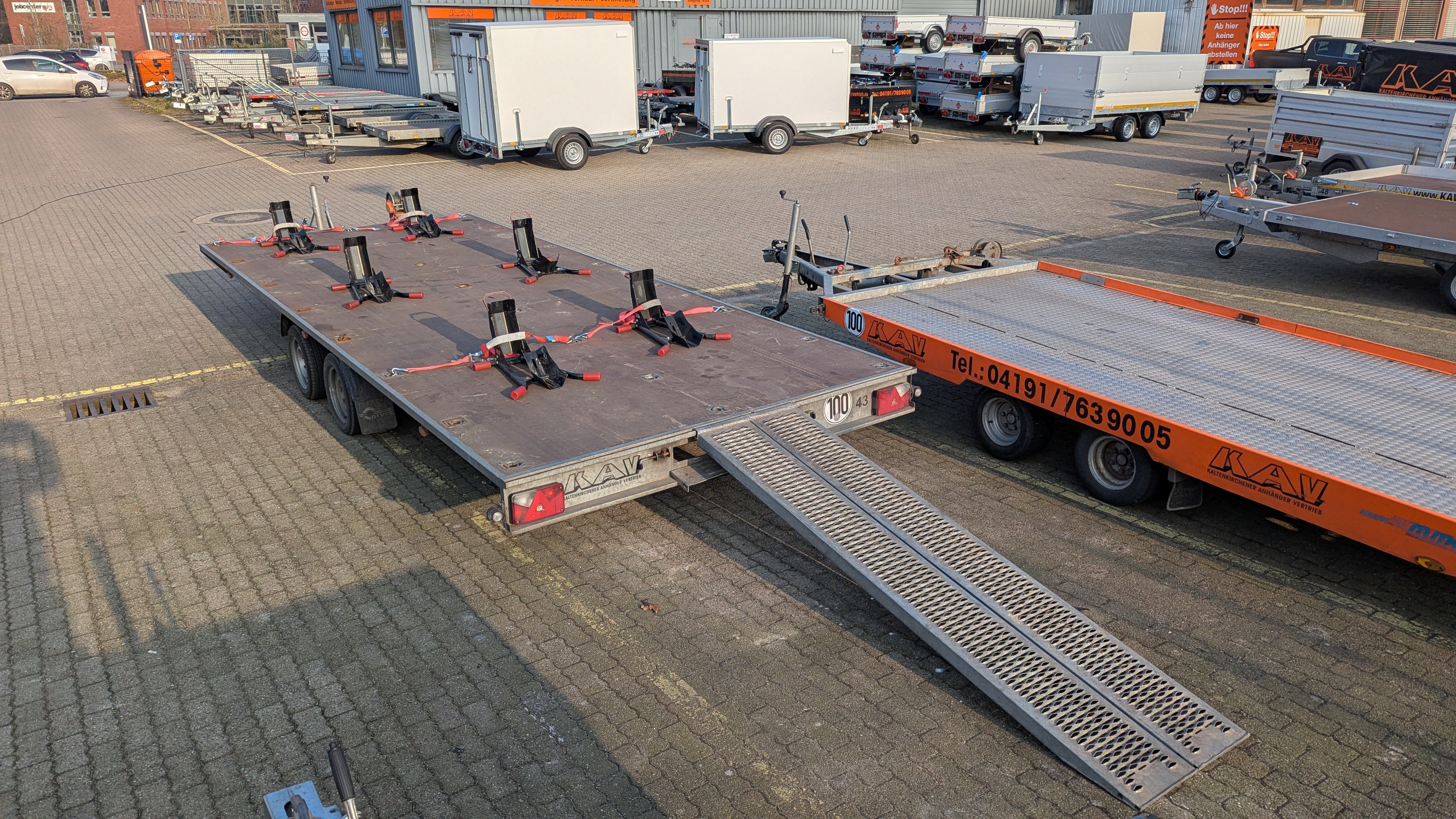 Motorrad Anhänger Vermietung bis zu 6 Motorräder. PKW Anhänger. PKW Trailer Boot Transport Wohnwagen TransportAnhänger Mieten PKW Anhänger Autotransport Kofferanhänger Motorrad Anhänger Trailer Planen