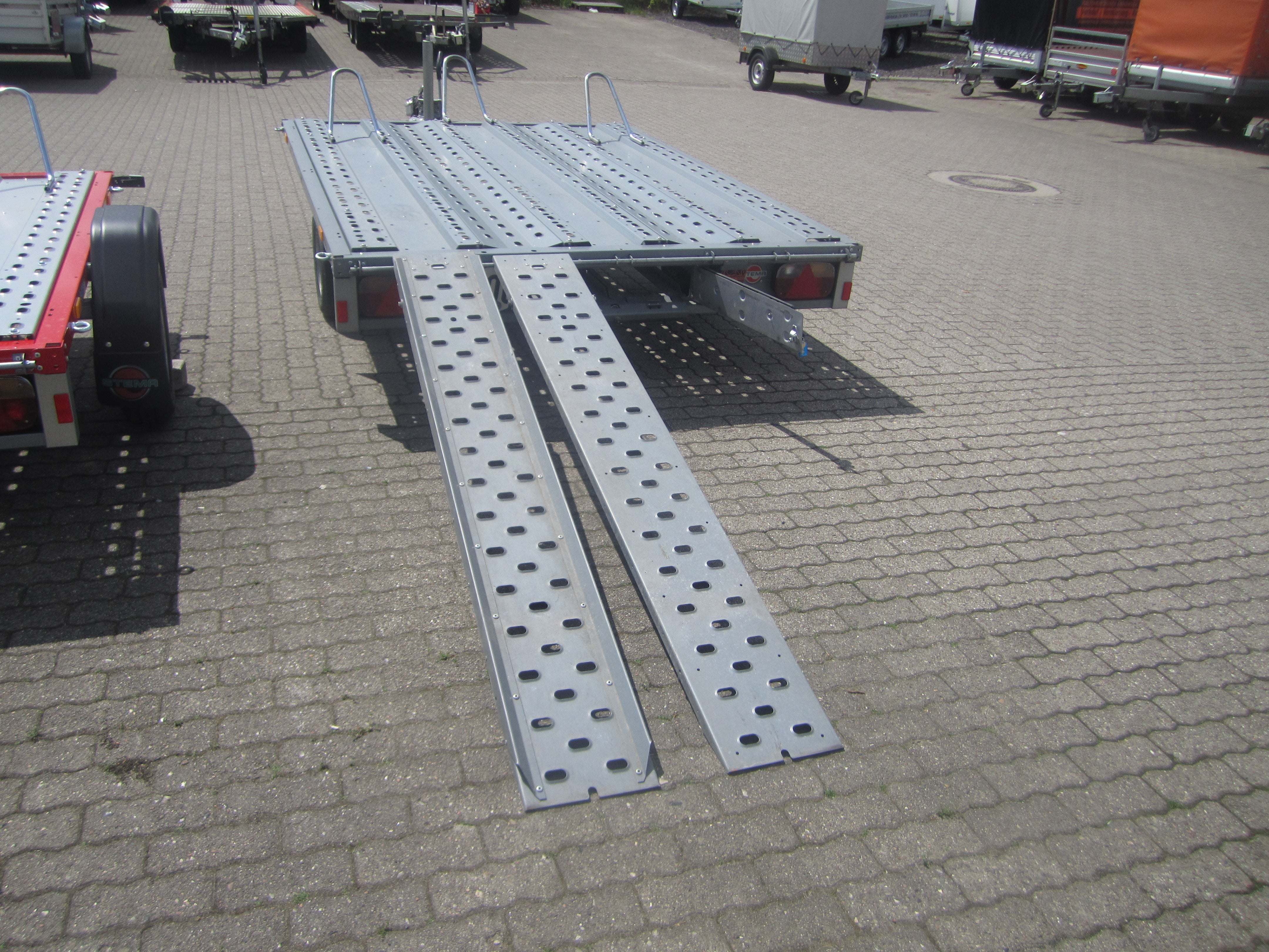 Motorrad Anhänger Vermietung bis zu 6 Motorräder. PKW Anhänger. PKW Trailer Boot Transport Wohnwagen TransportAnhänger Mieten PKW Anhänger Autotransport Kofferanhänger Motorrad Anhänger Trailer Planen