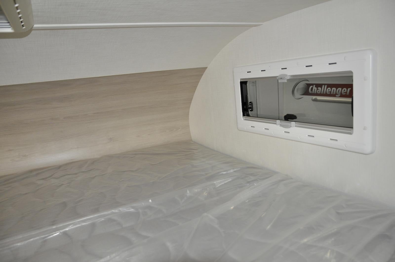Wohnmobil mit Alkoven mieten: Challenger C 194 ,unter 6 Meter! – 3