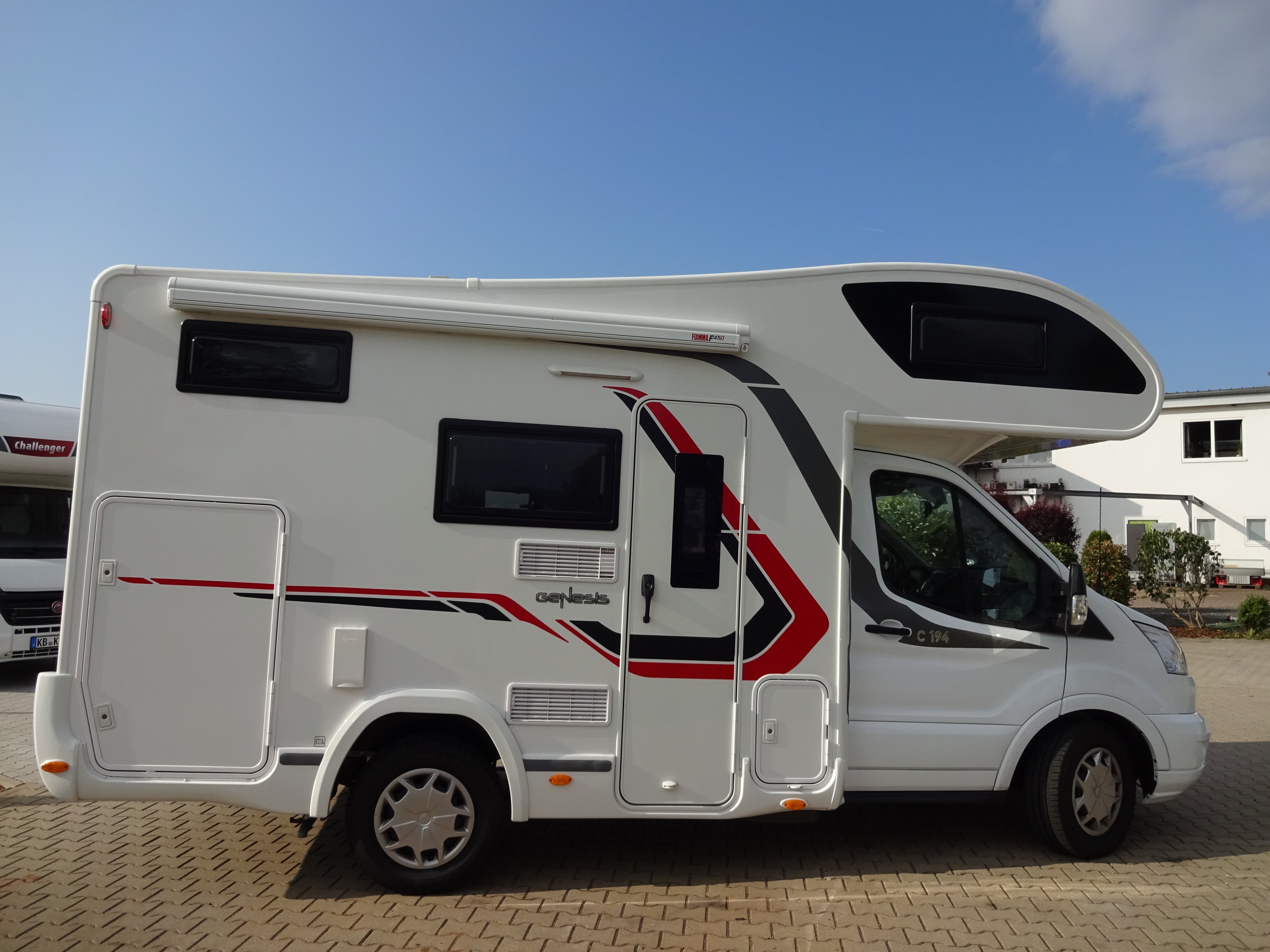Wohnmobil mit  Alkoven mieten: Challenger C 194 ,unter 6 Meter!