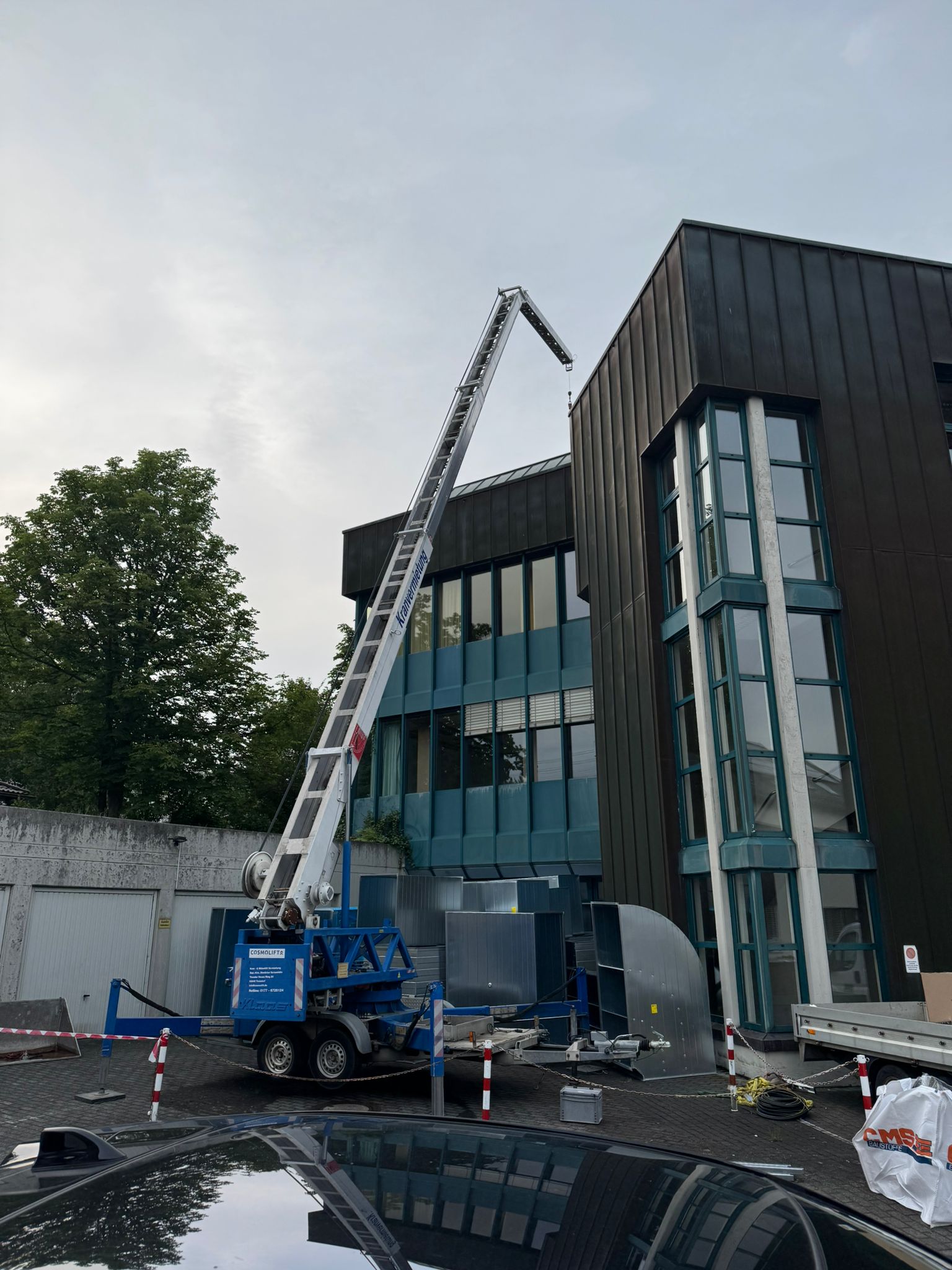 Dachdeckerkran / Anhängerkran KLAAS mieten – mit Zubehör, tageweise bis monatlich – 3