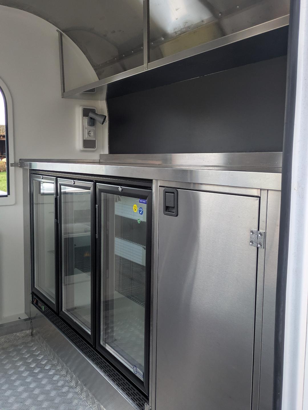 Retro-Verkaufsanhänger mieten – Food-Trailer & Verkaufswagen für Events – 4