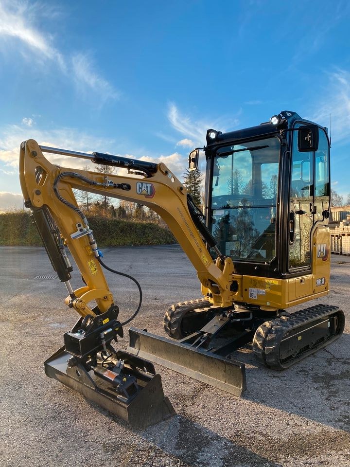 CAT 301.8 Minibagger Caterpillar Bagger mieten bei menzinger – 3