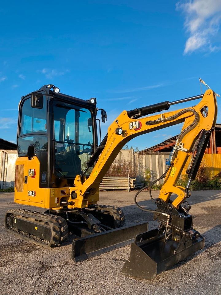 CAT 301.8 Minibagger Caterpillar Bagger mieten bei menzinger – 2