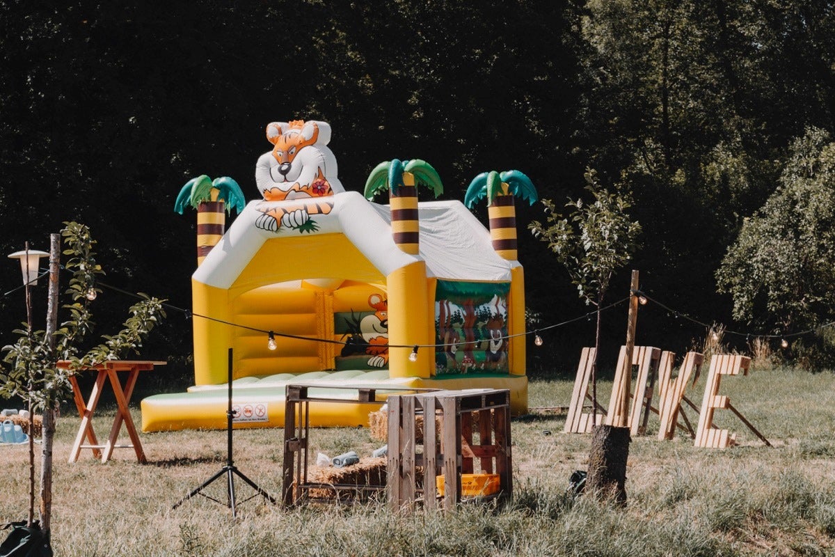 Hüpfburg mieten – Castle 6x6m & Tiger 4,5x5,5m für Kindergeburtstag & Event
