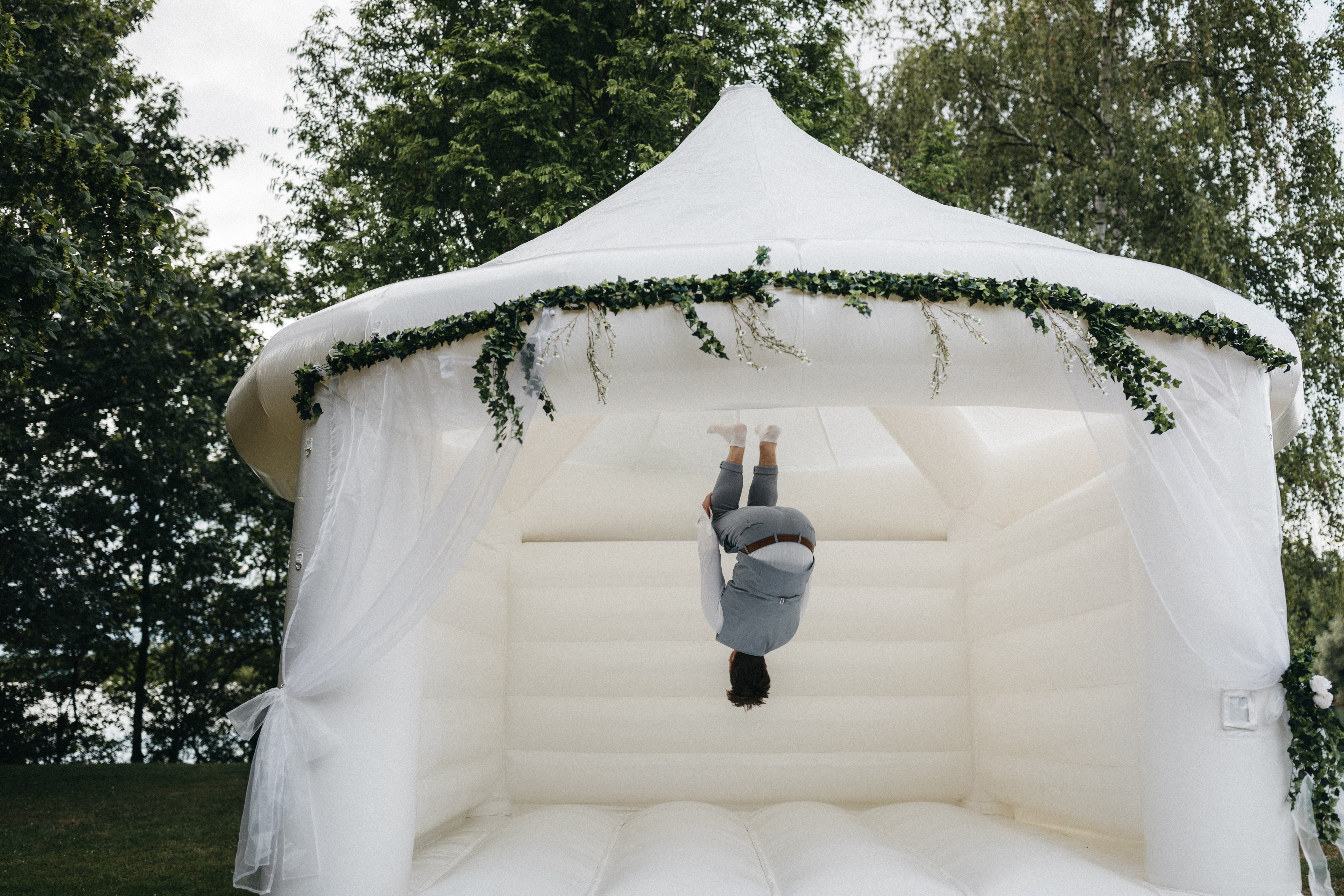 Hochzeitshüpfburg weiß 4x5m mieten – inkl. Gebläse, für Hochzeiten – 2