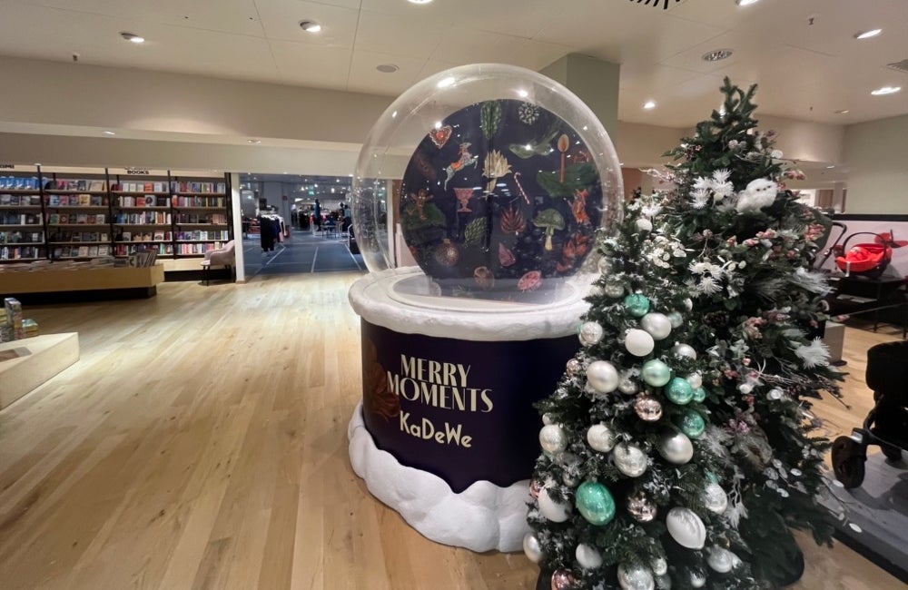 Acryl Schneekugel mieten | begehbare XXL Snowglobe aus Acryl | Schneekugel mit Fotoaktion