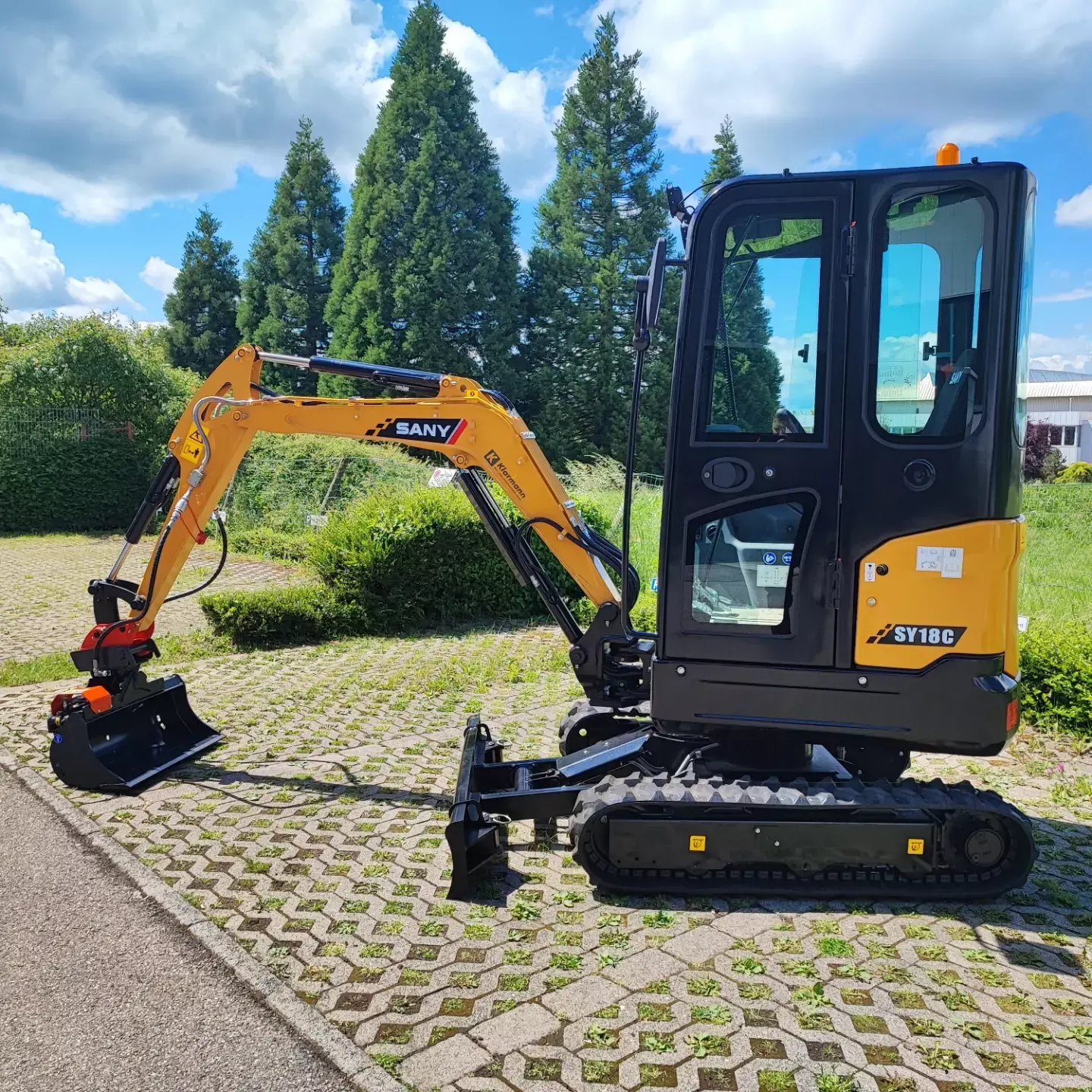 Minibagger SANY SY18C mieten - wendig & kraftvoll, inkl. Versicherung