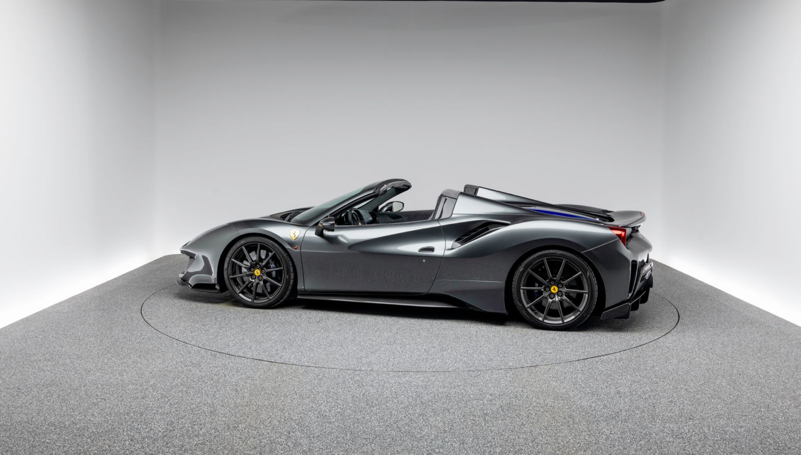 Ferrari 488 Pista Spider mieten bei Black & Ride