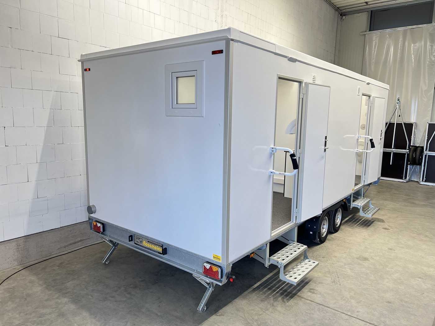 Toilettenwagen mieten – hochwertig, 4x Damen / 2x Herren + 4 Urinale – 2