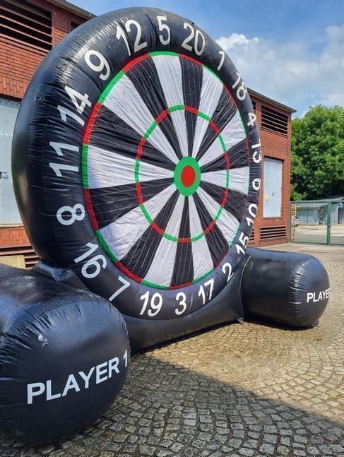 Fußball-Dart XXL mieten – 4 x 5 m, inkl. Gebläse & Bällen – 2