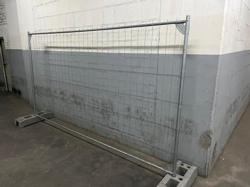 Bauzaun mieten – 3,5 m lang, 2 m hoch, mit Eckverstärkung – 3