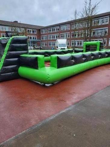 Menschen-Kicker mieten – 12 x 6 x 2 m, Human Table Soccer – 4