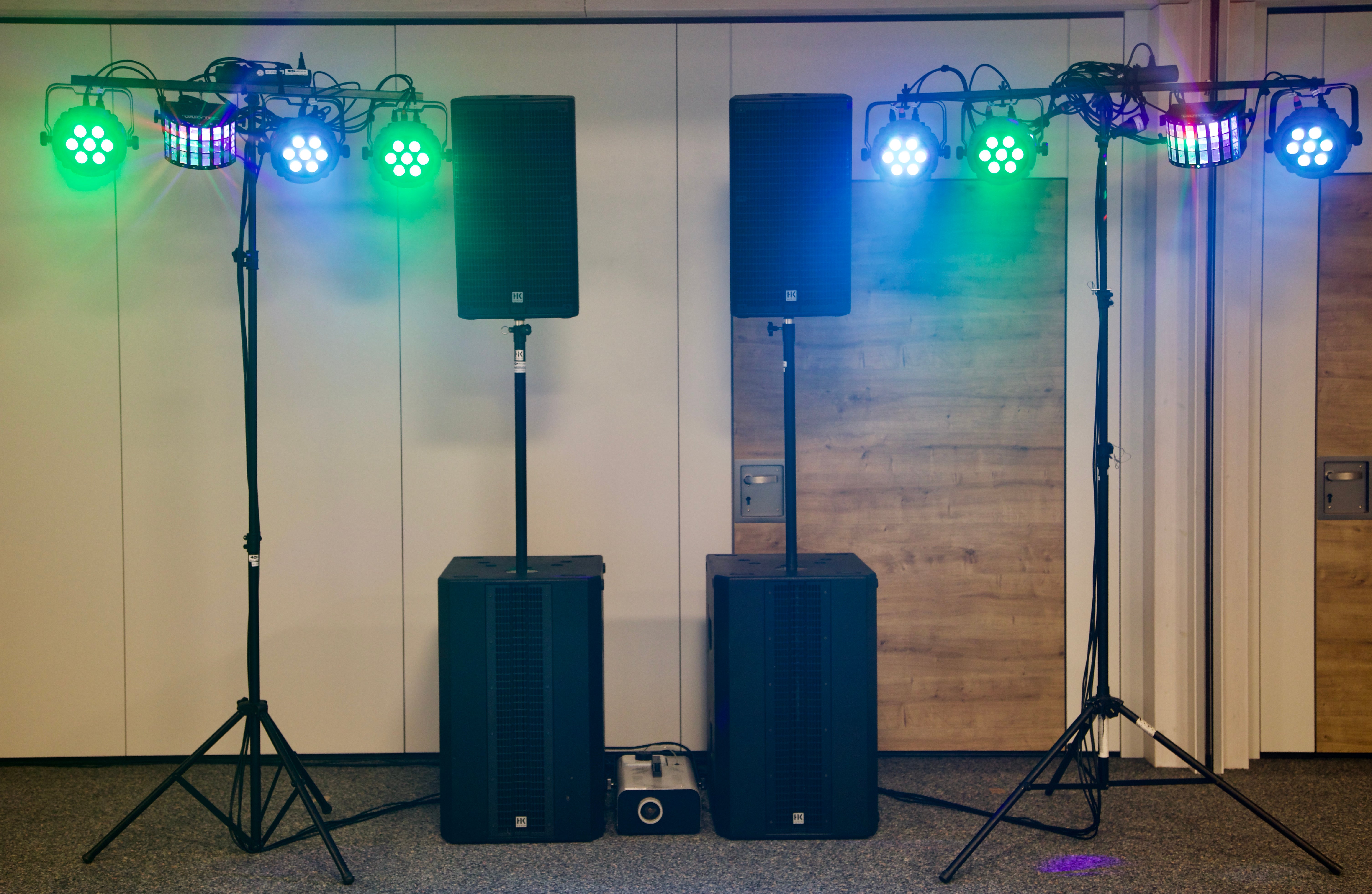 Partypaket L mieten – PA-Anlage & Lichttechnik mit HK Audio Linear 5