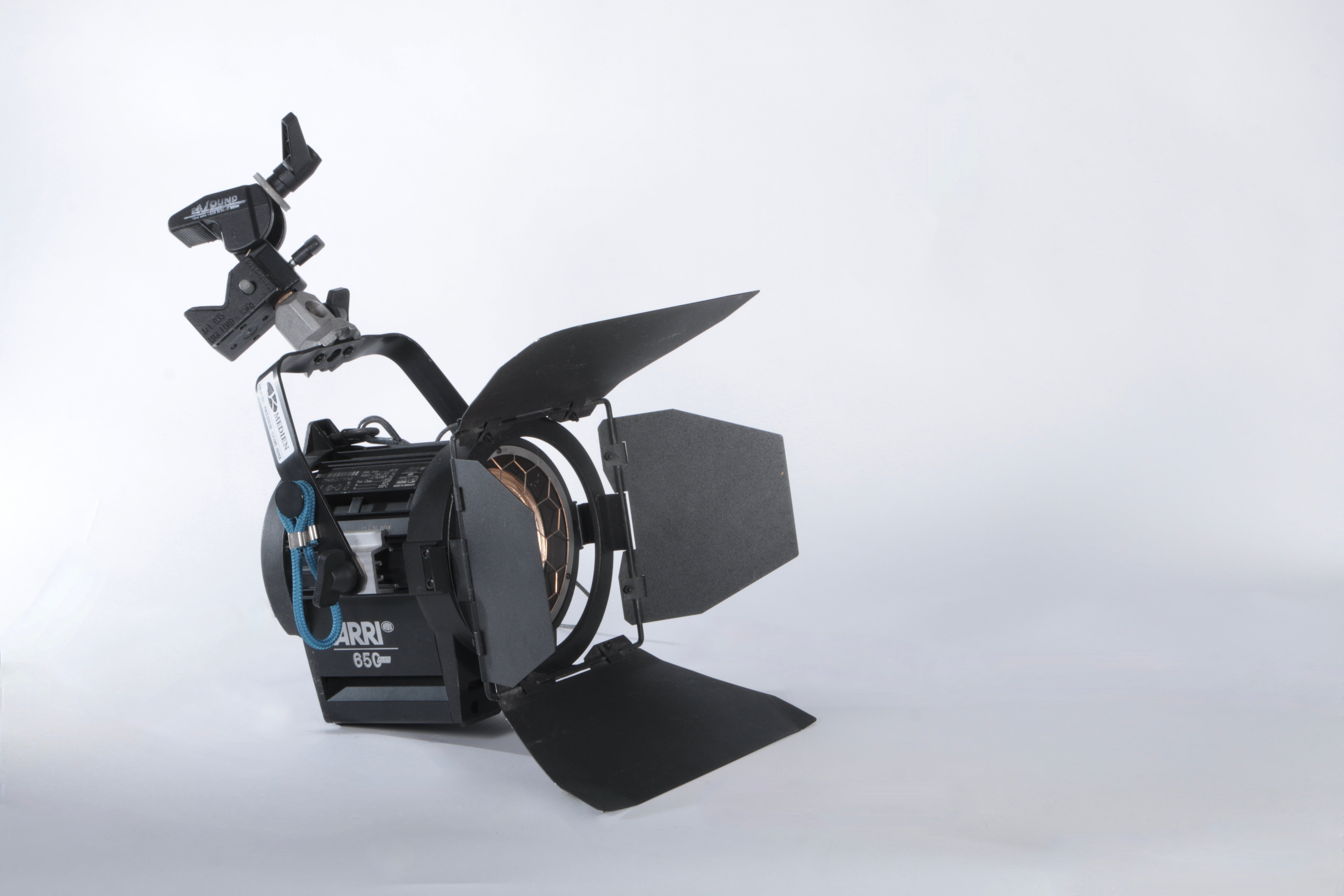 Arri 650 Plus Stufenlinse mieten – Fresnel-Scheinwerfer für Film & Theater – 2