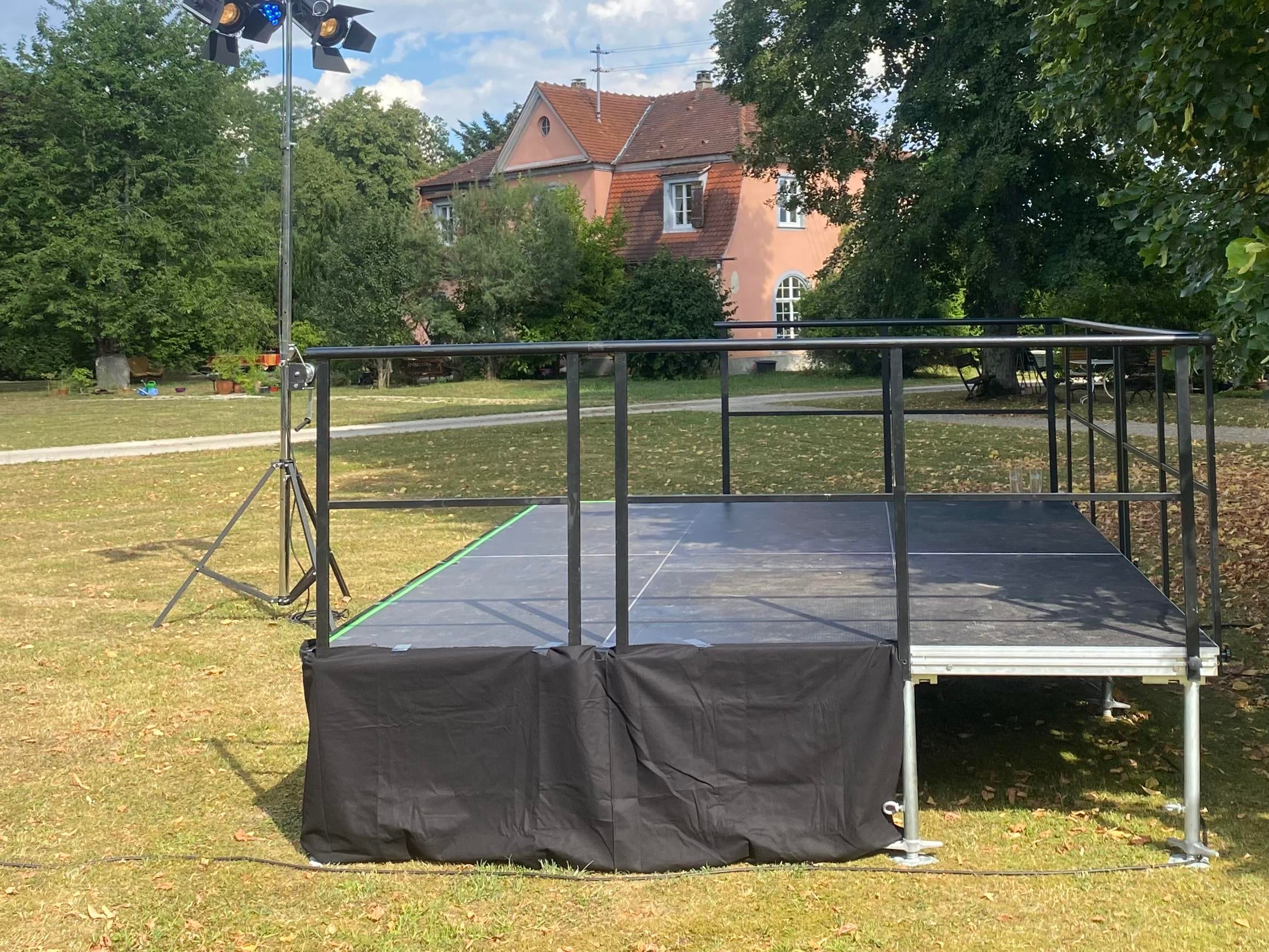 Bühnenpodest mieten – Praktikus light 2x1m, 750kg Traglast – 4