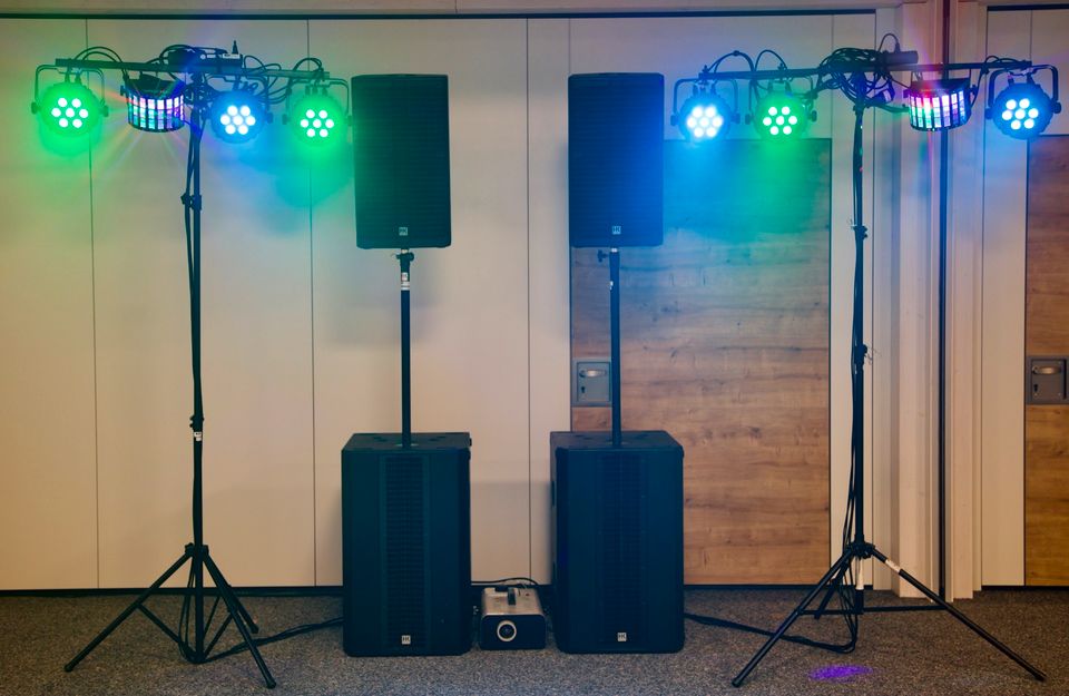 Partypaket mieten – PA-Anlage & Lichttechnik in 4 Größen (S–XL)