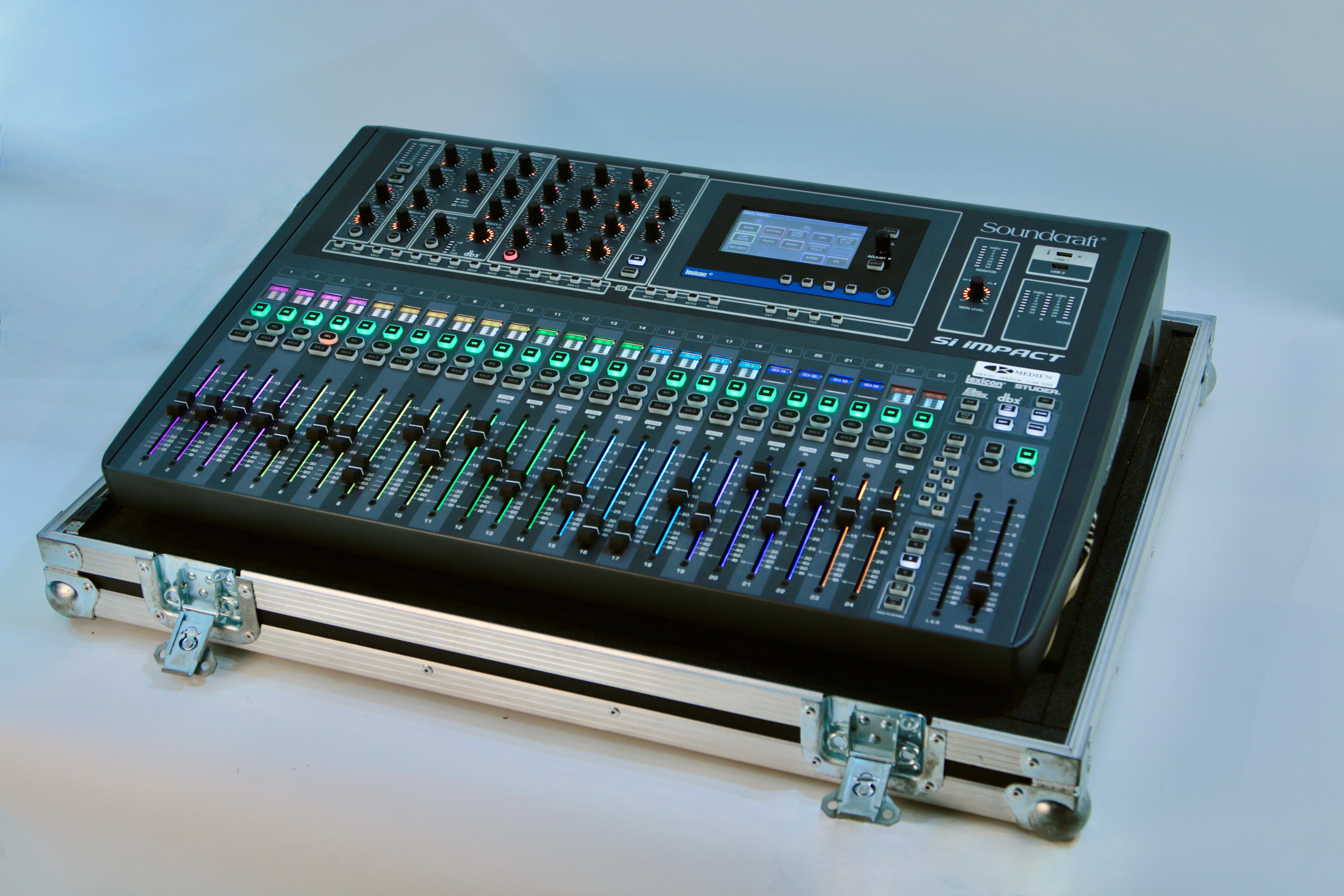 Soundcraft Si Impact mieten – 40-Kanal-Digitalmischpult mit Motorfadern – 4