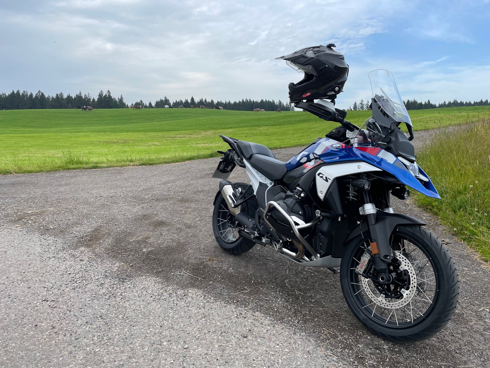 BMW R 1300 GS Trophy mieten – neuwertige Reiseenduro in Memmingen leihen – 2