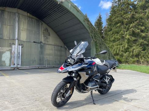 BMW R 1250 GS Trophy mieten – Motorrad des Jahres 2021 in Memmingen leihen – 2