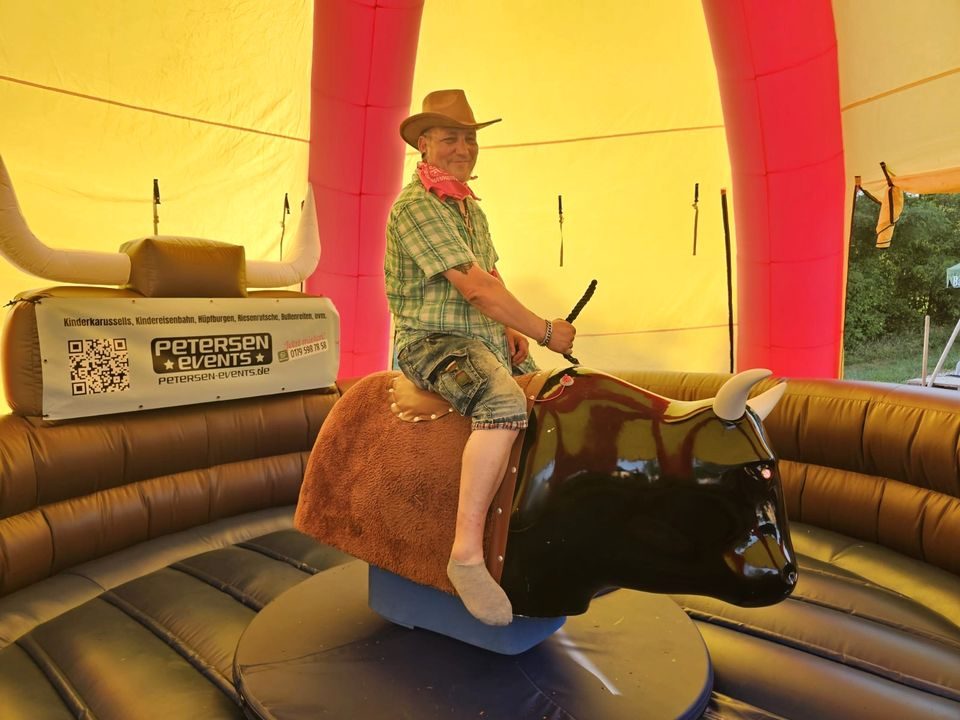 Bullenreiten mieten in Südharz – Rodeobulle mit Personal