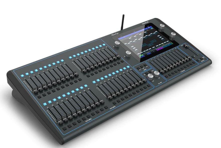 Chamsys QuickQ 30 Lichtsteuerung mieten – DMX-Lichtpult 2048 CH mit Touchscreen