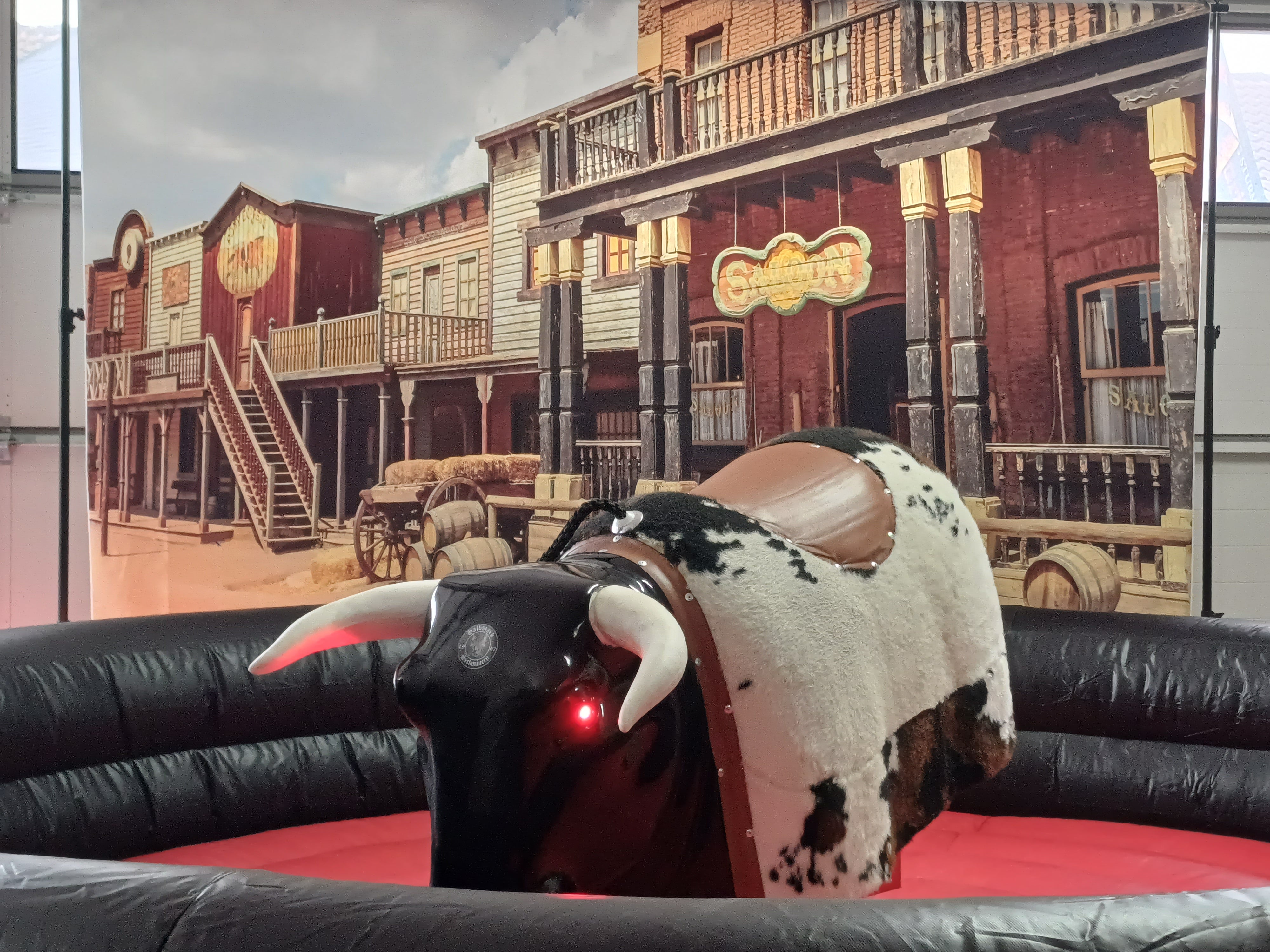 Bullriding Rodeo Bulle mieten - Stier-Attraktion für Event & Veranstaltung