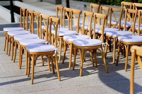 Cross Back Chairs mieten - Vintage- & Boho-Stühle für Hochzeiten – 2