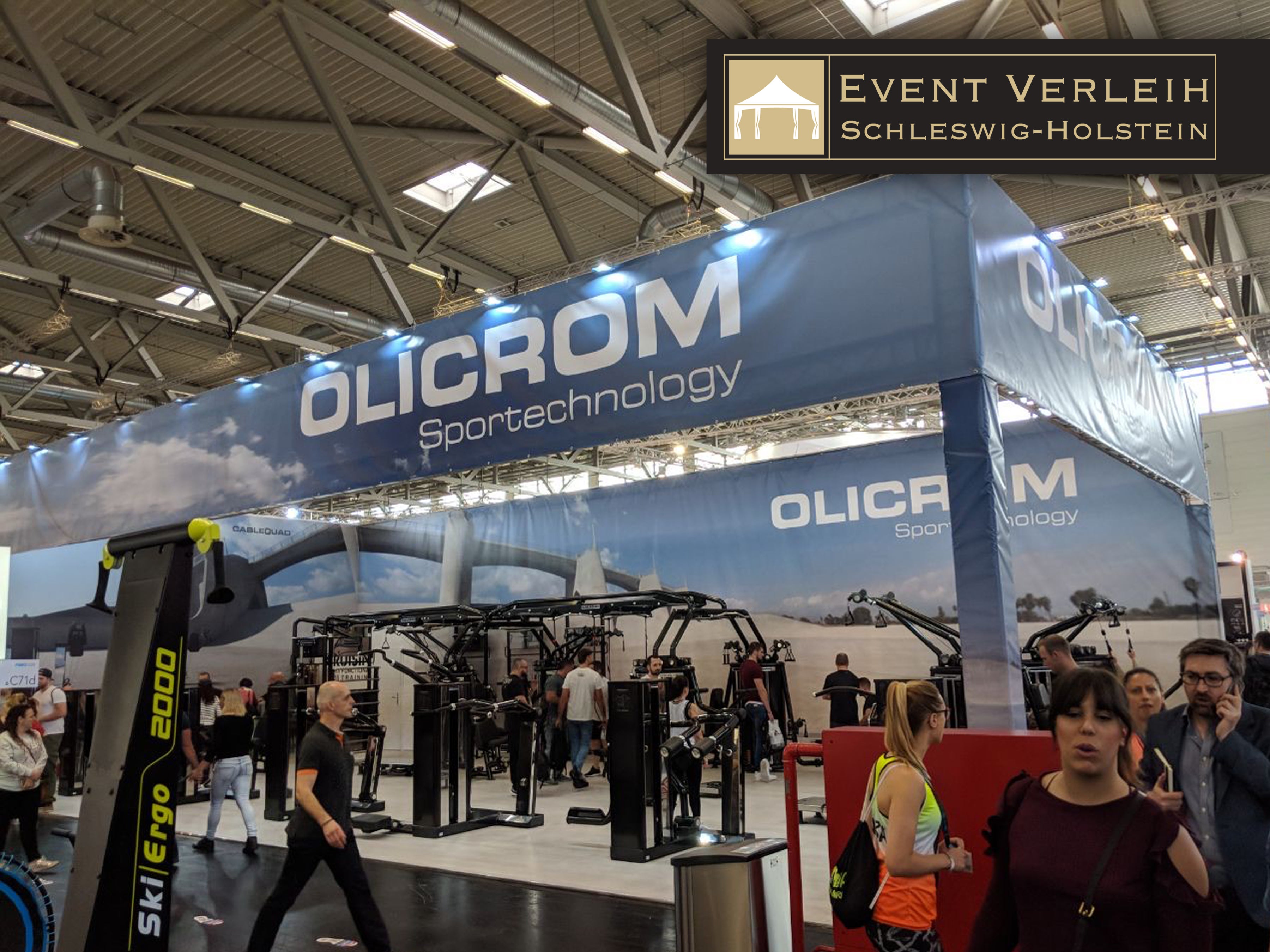 Messestand mieten – individueller Messebau mit Beleuchtung, Mobiliar, Bannern & Bodenbelägen – 4