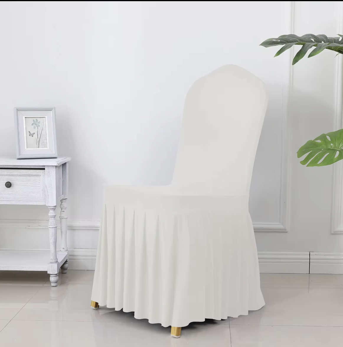 Stuhlhussen mieten – flexible Hussen mit Röckchen für jede Feier – 3