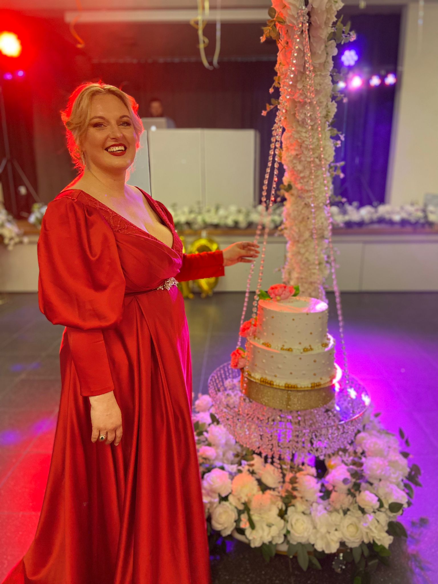 Tortenständer mieten – Pendel-Tortenständer mit Blumen auf Rollen – 4